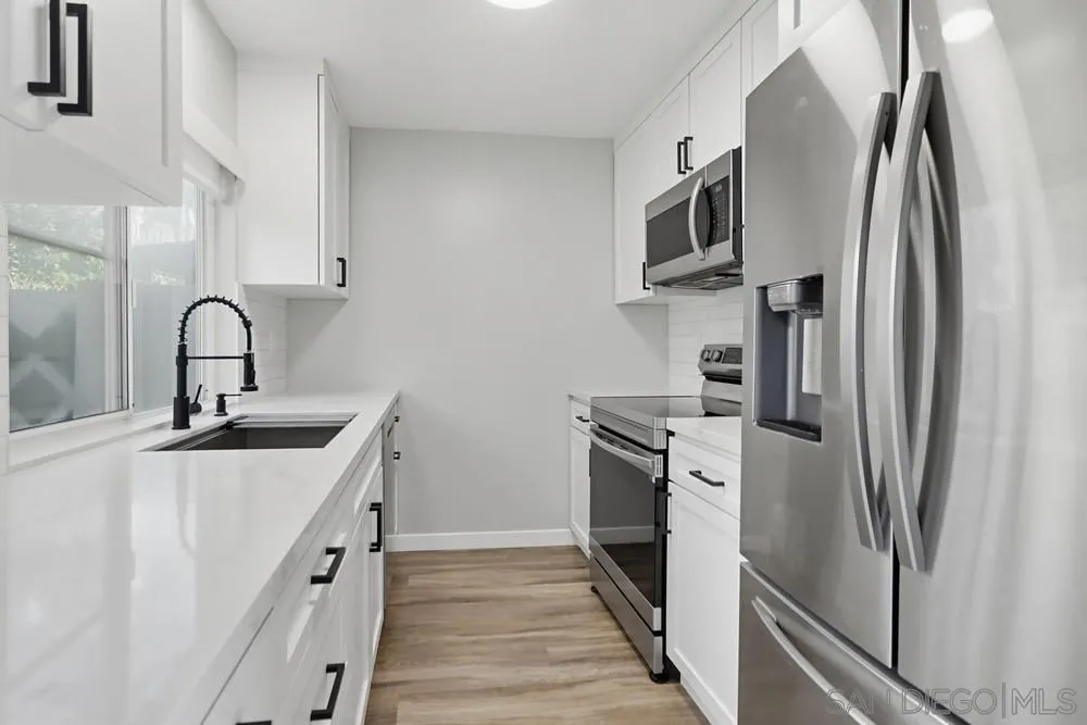 5516 Caminito Roberto