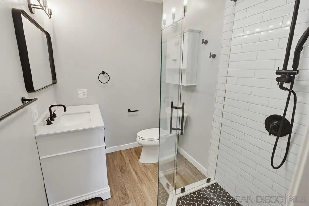 5516 Caminito Roberto