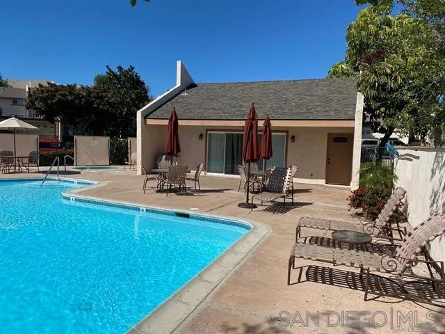 5516 Caminito Roberto