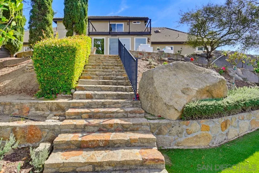 29059 Meadow Glen Wy West