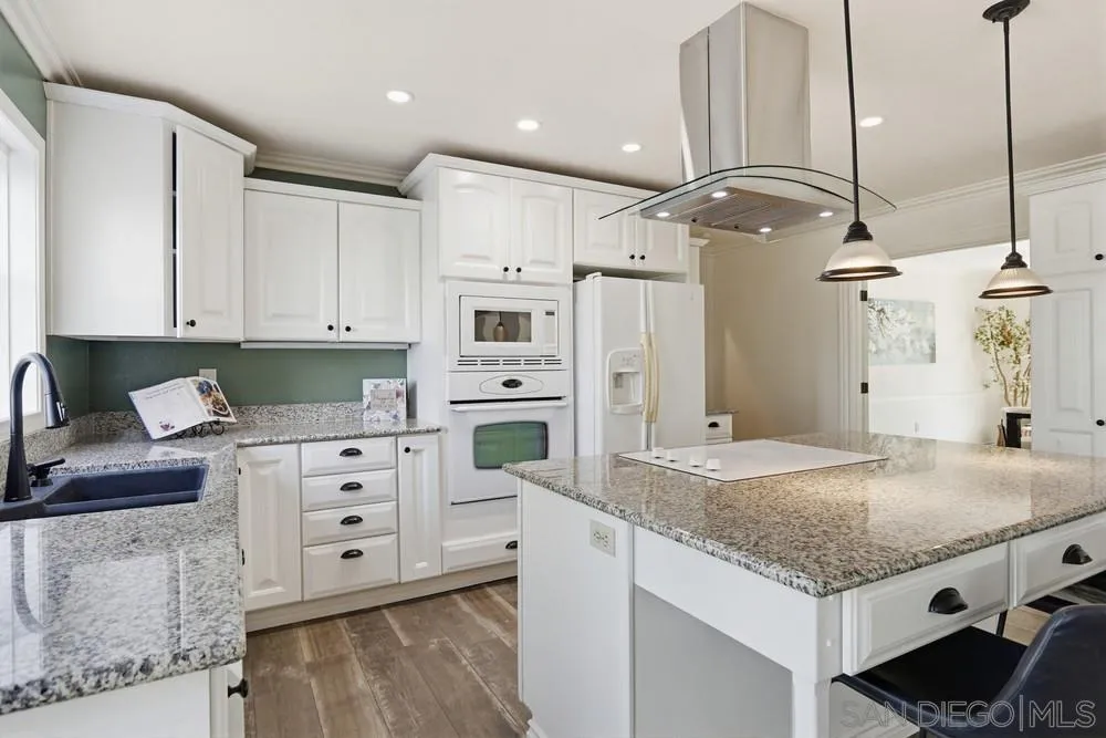 29059 Meadow Glen Wy West