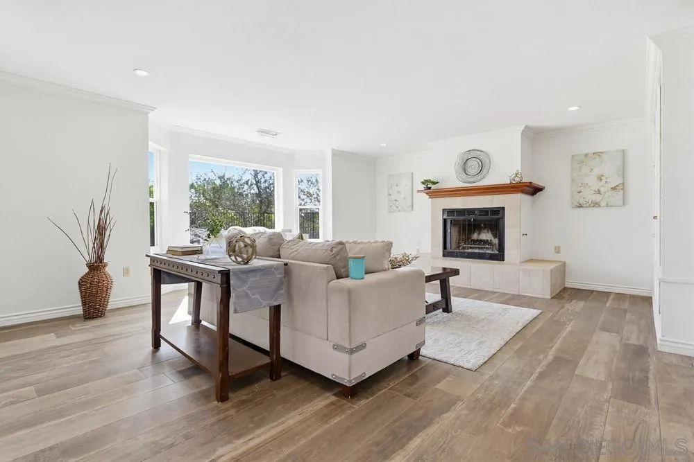 29059 Meadow Glen Wy West