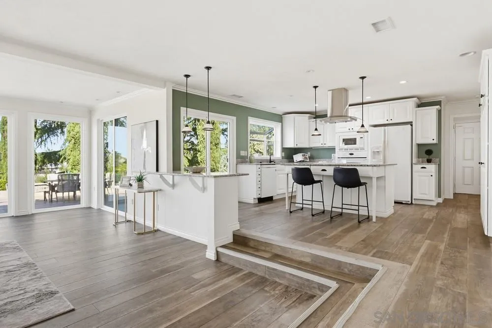 29059 Meadow Glen Wy West
