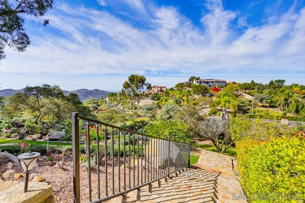 29059 Meadow Glen Wy West