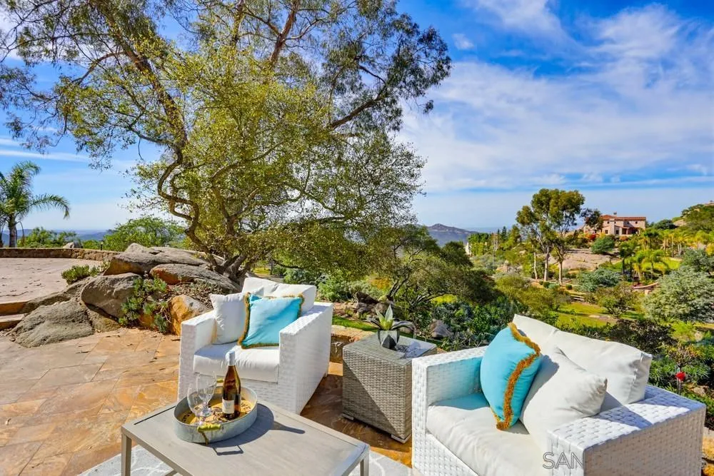 29059 Meadow Glen Wy West