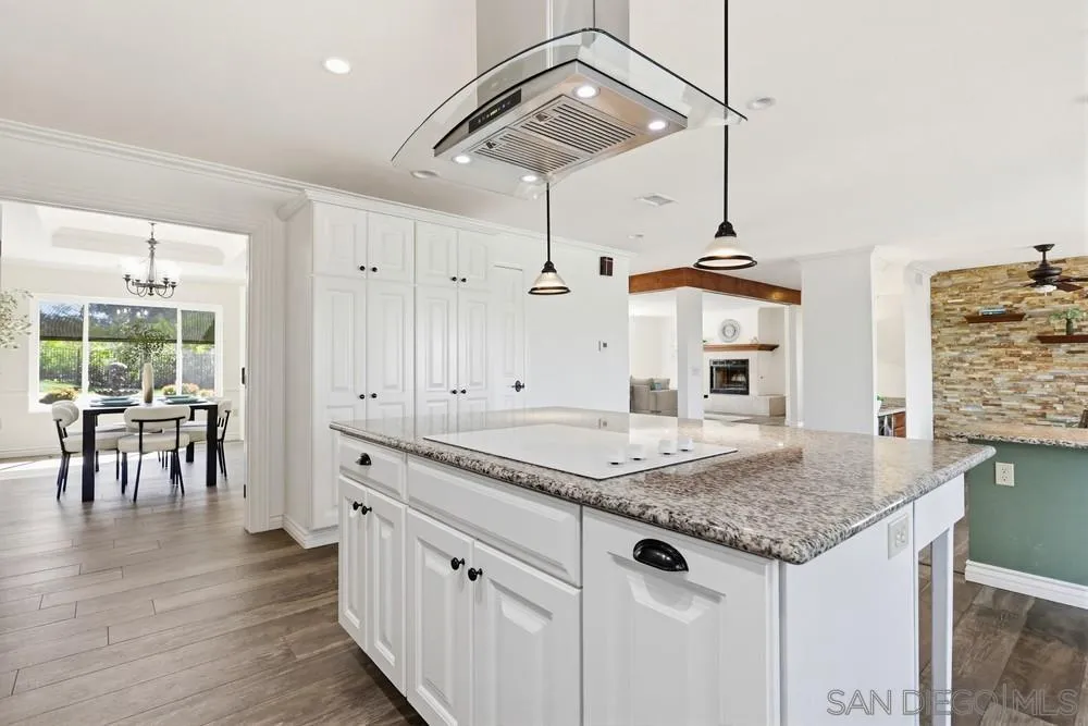 29059 Meadow Glen Wy West