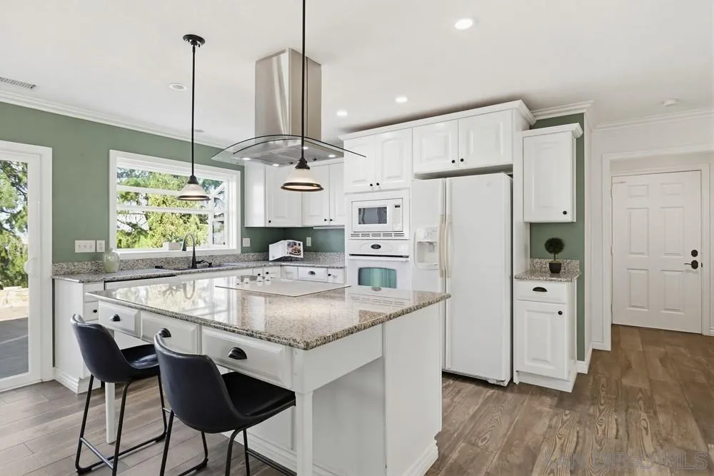29059 Meadow Glen Wy West