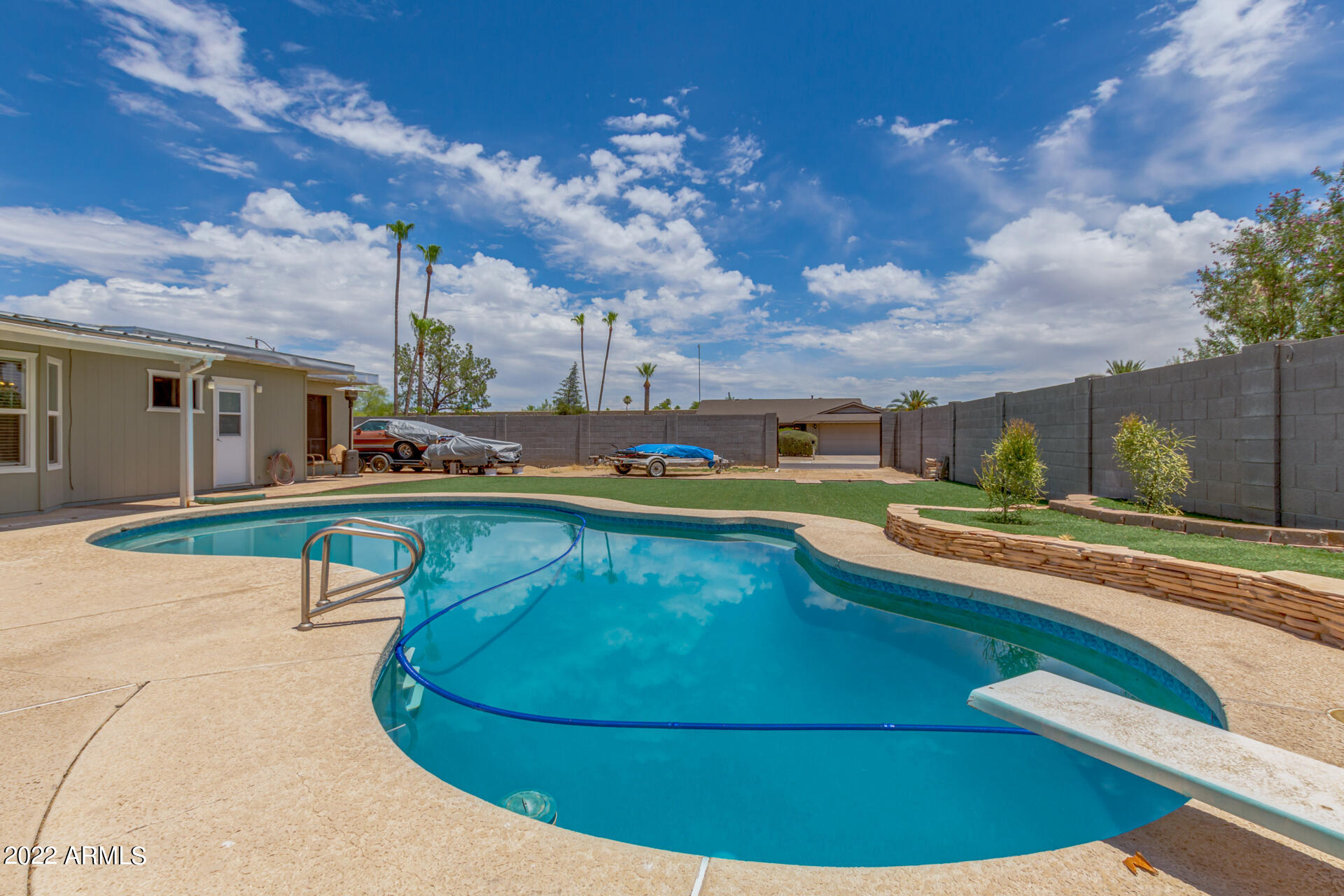 3247 E CORRINE Drive