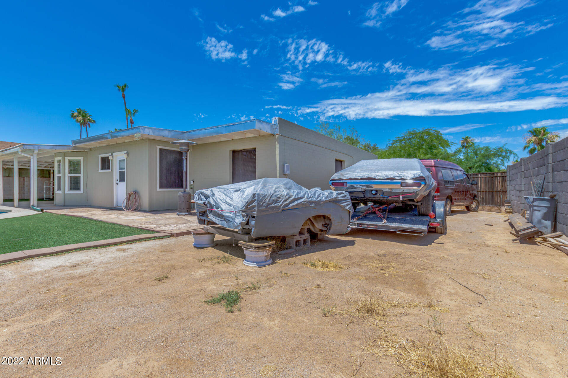 3247 E CORRINE Drive