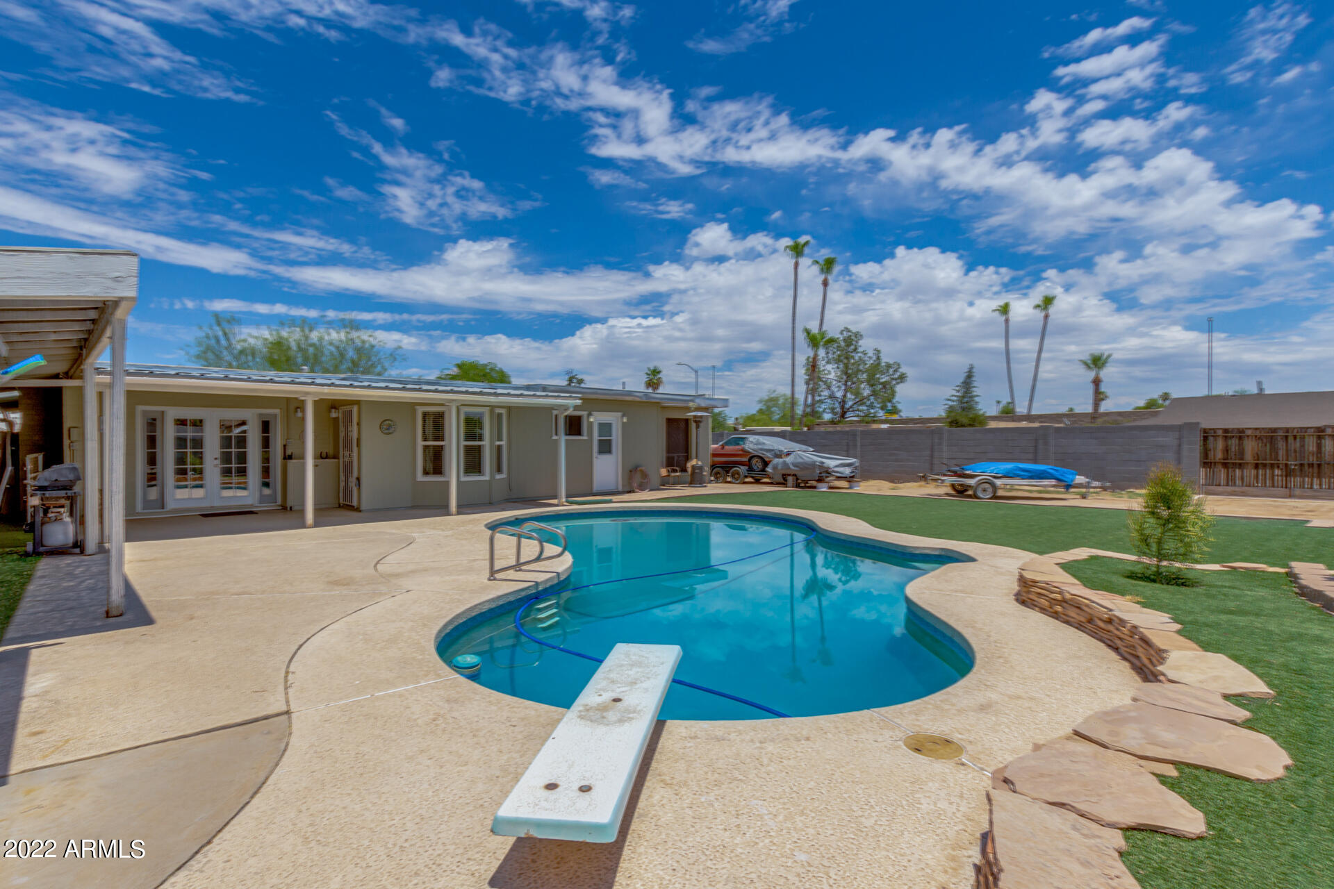 3247 E CORRINE Drive