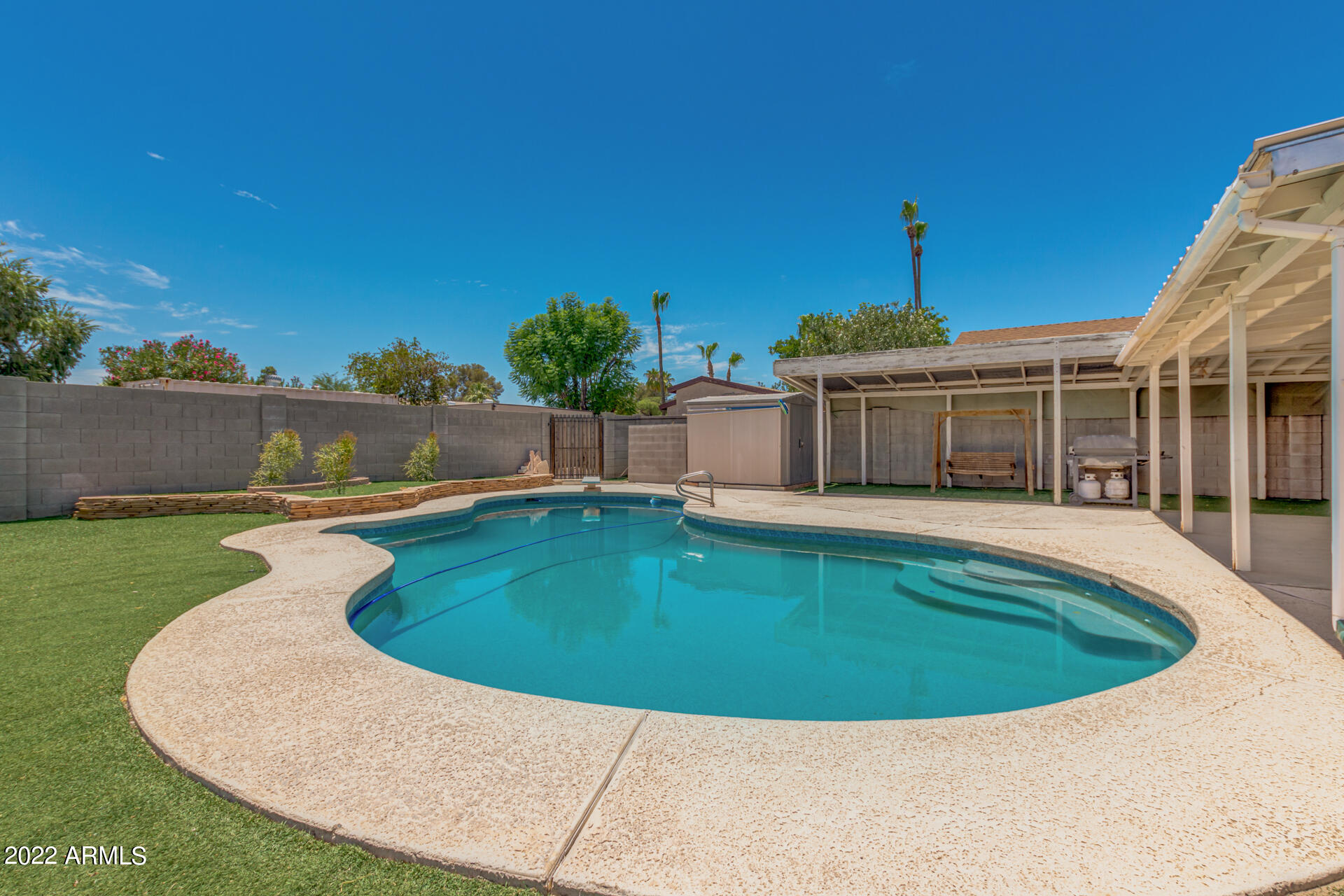 3247 E CORRINE Drive