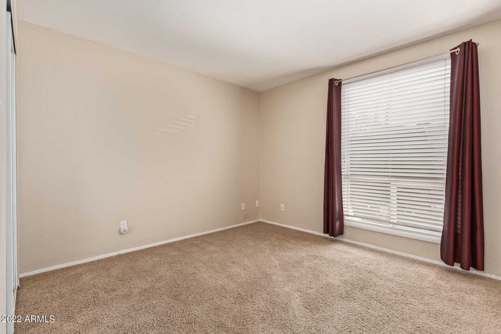 3247 E CORRINE Drive