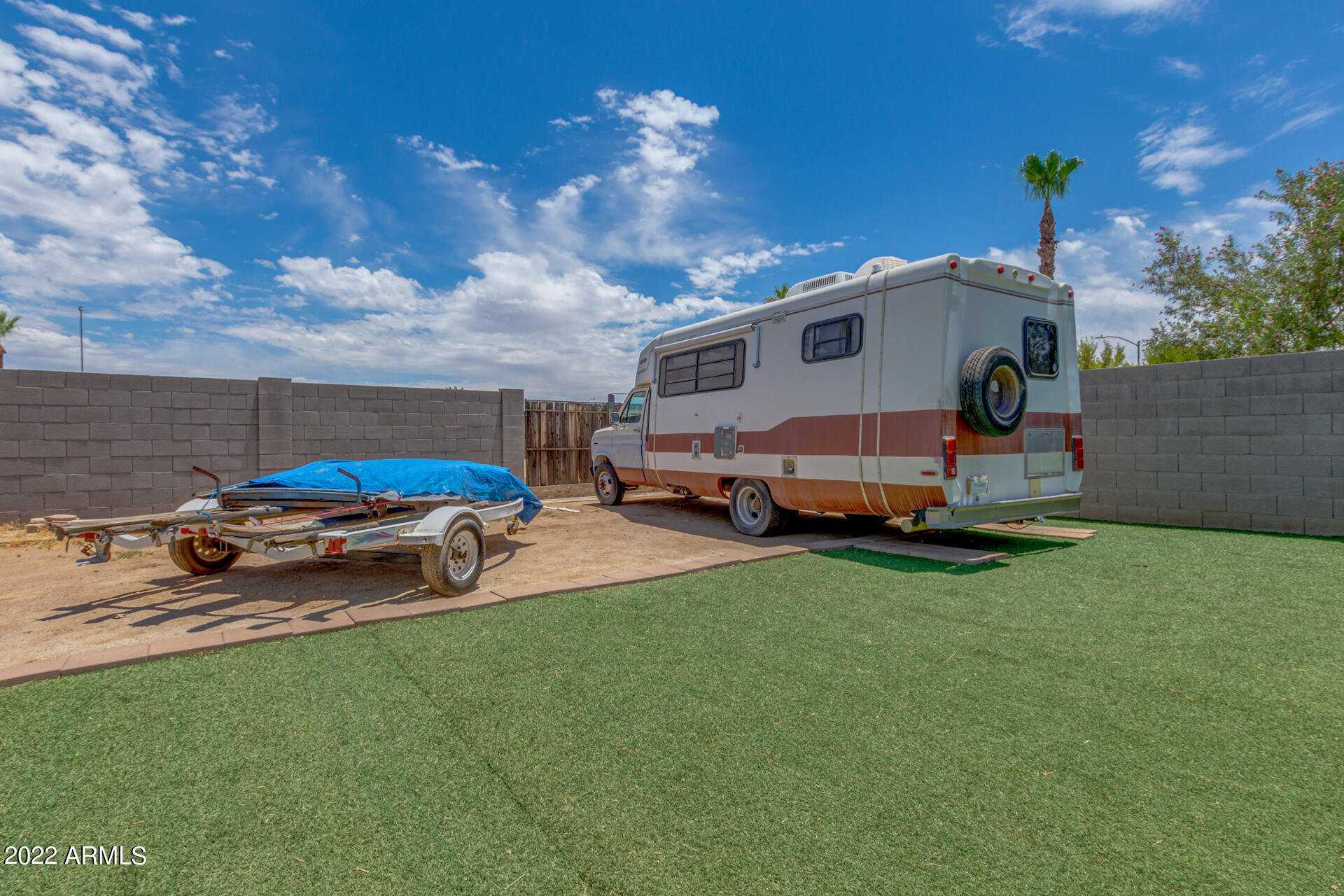 3247 E CORRINE Drive