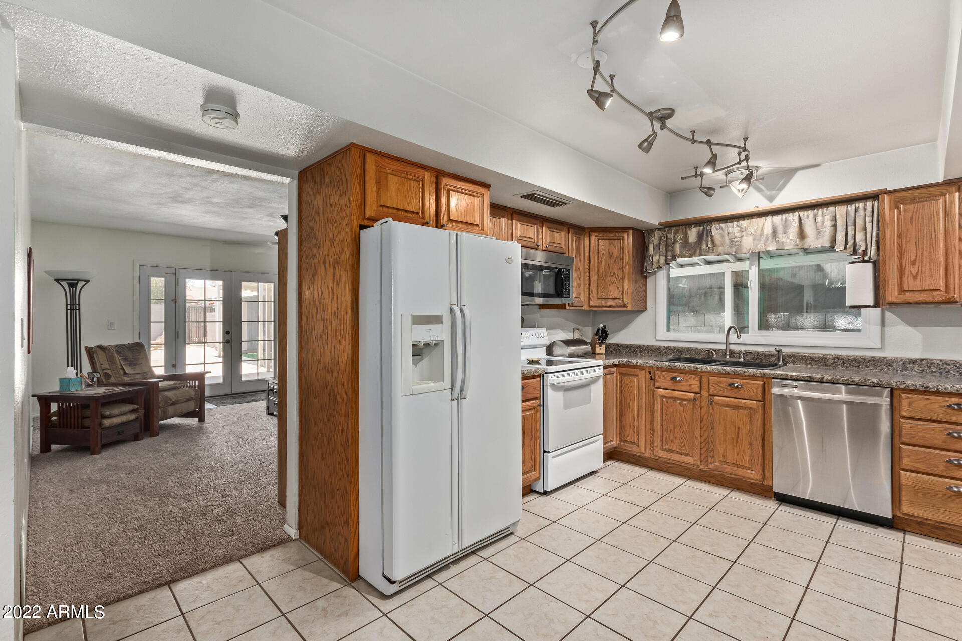 3247 E CORRINE Drive
