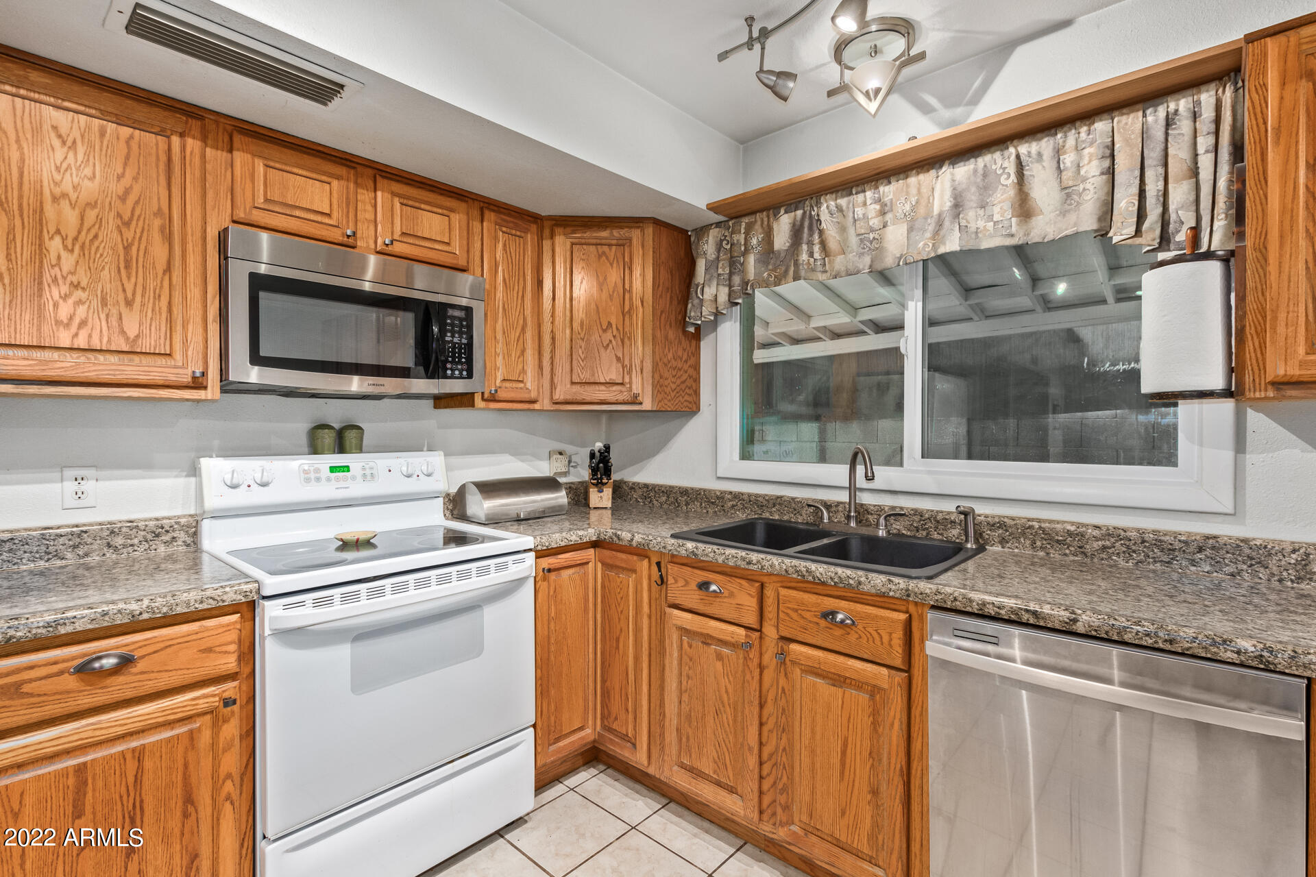 3247 E CORRINE Drive
