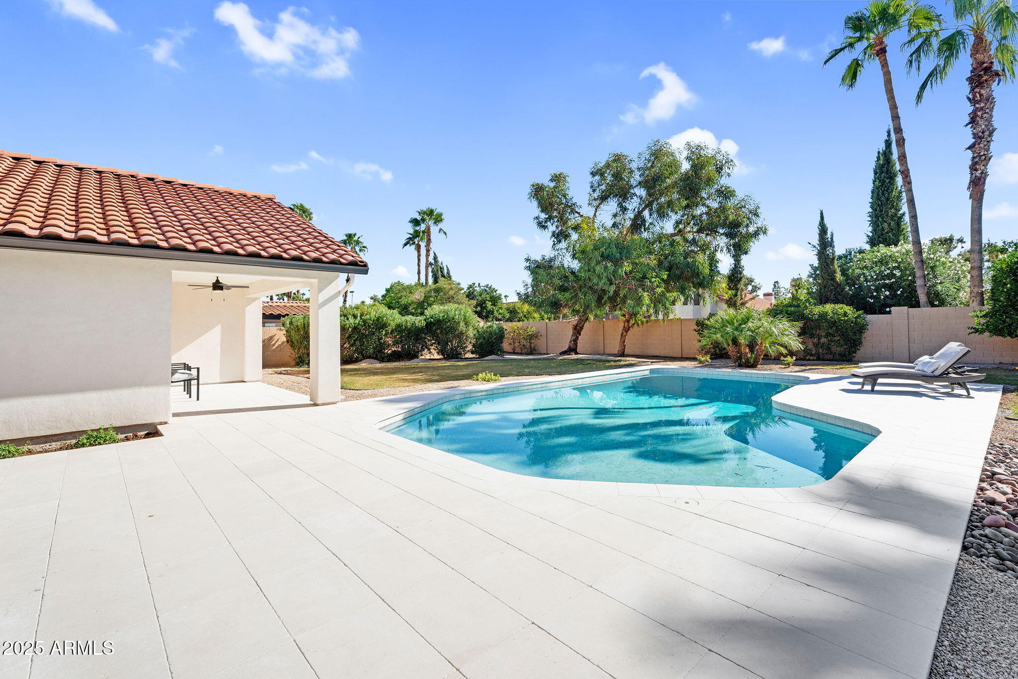 7655 E WINDROSE Drive