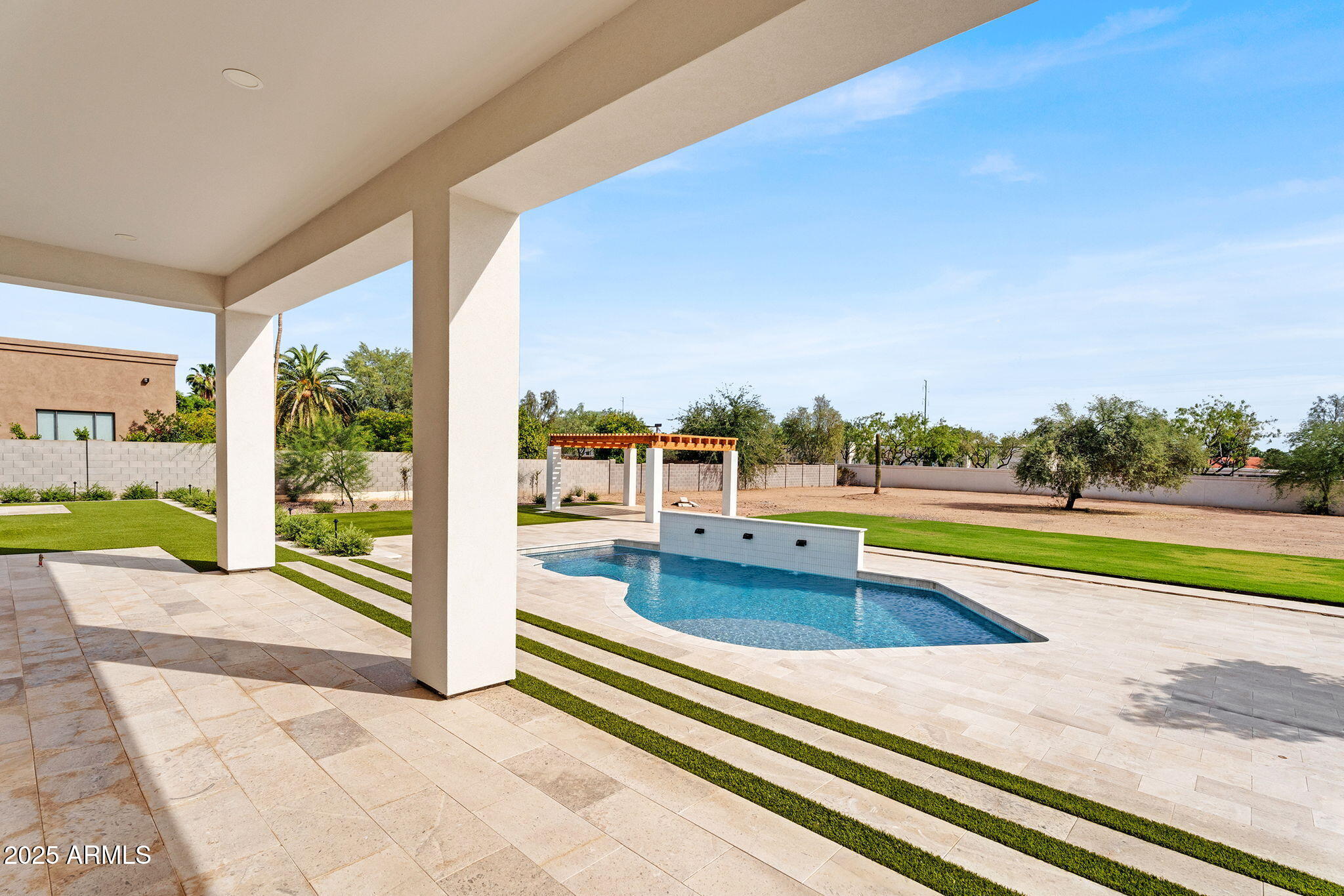 9611 E CLINTON Street