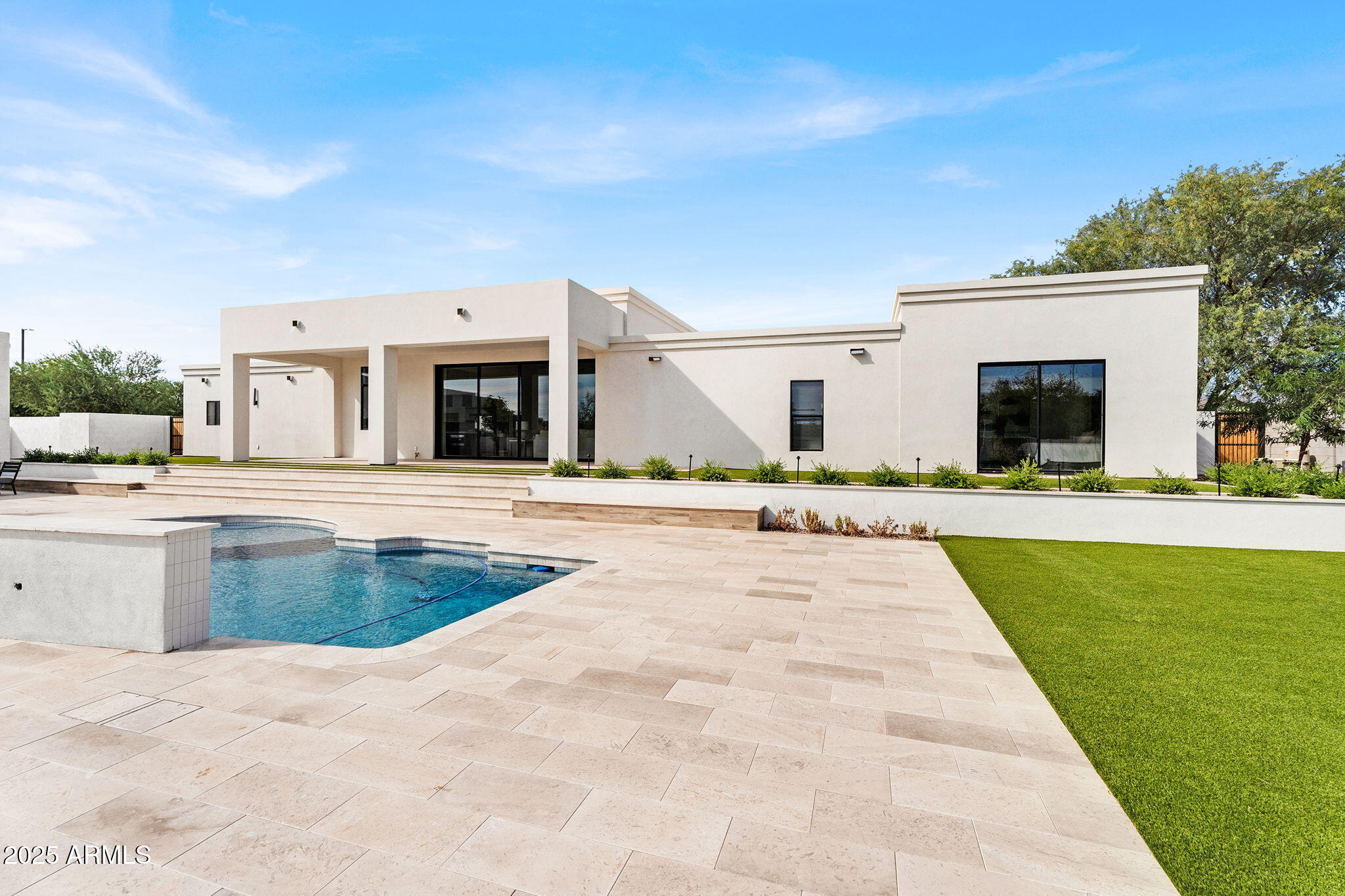 9611 E CLINTON Street