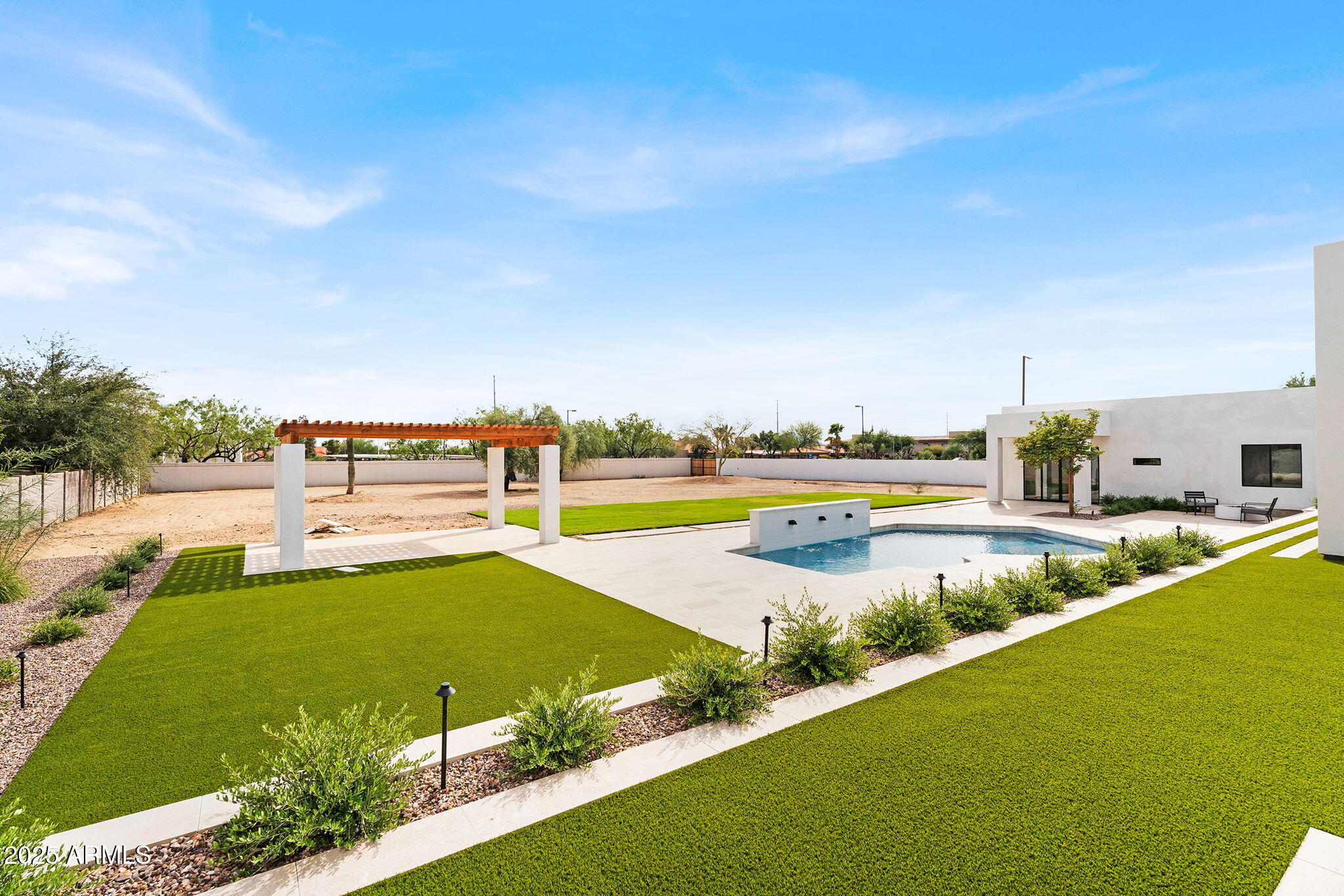 9611 E CLINTON Street