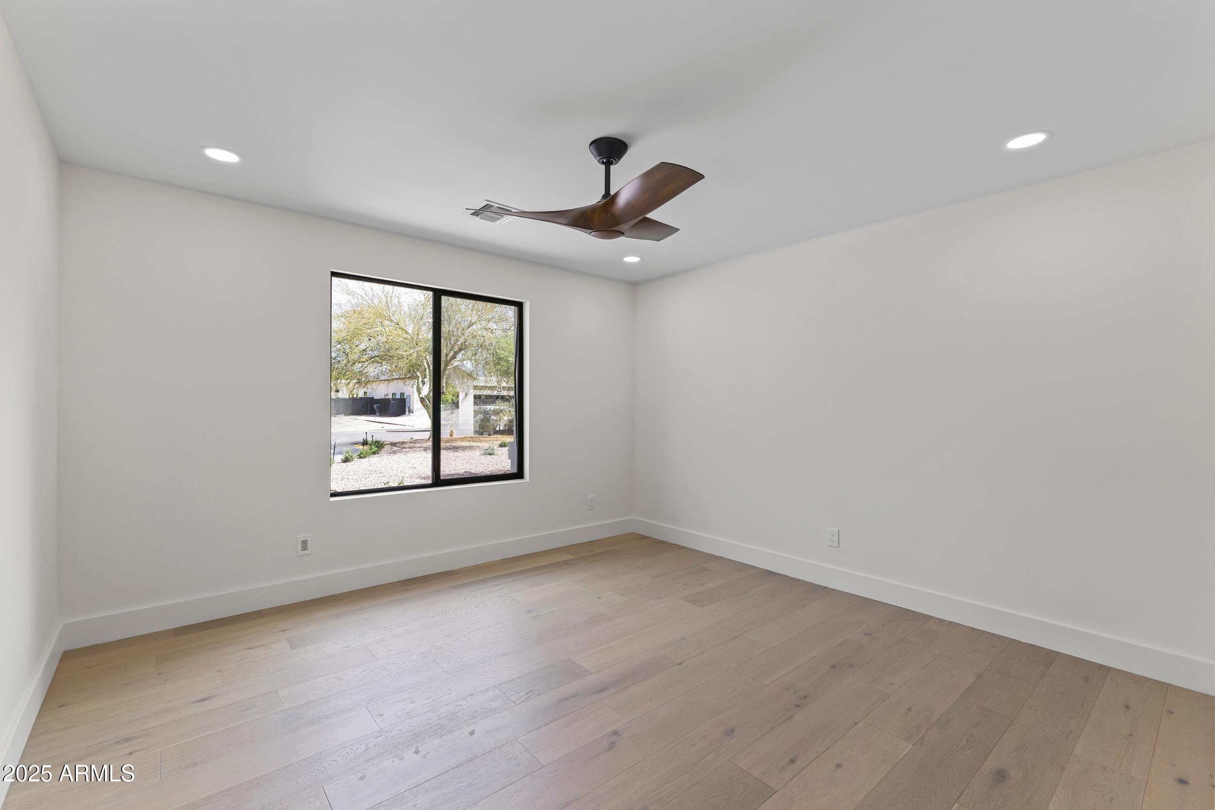 9611 E CLINTON Street