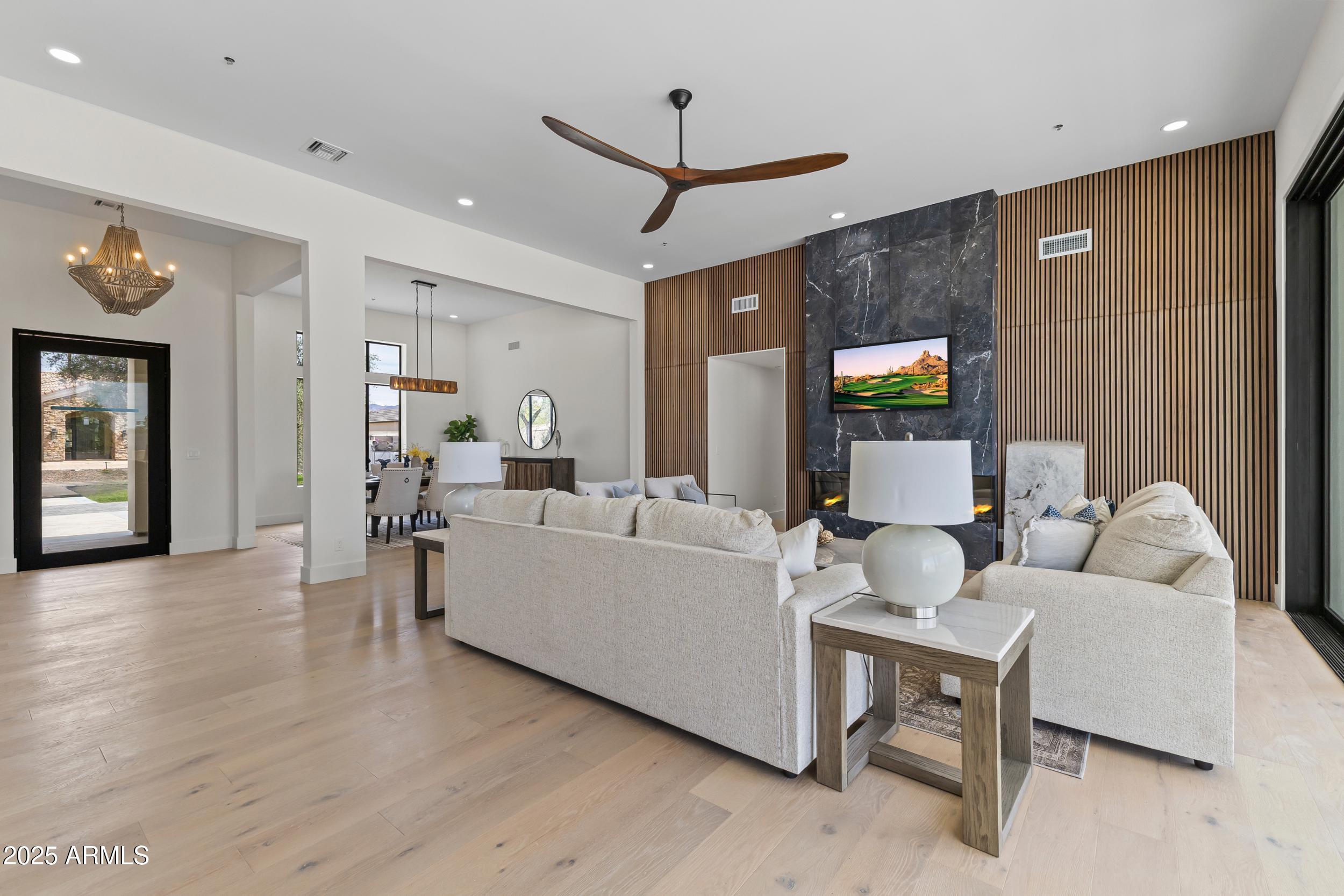 9611 E CLINTON Street