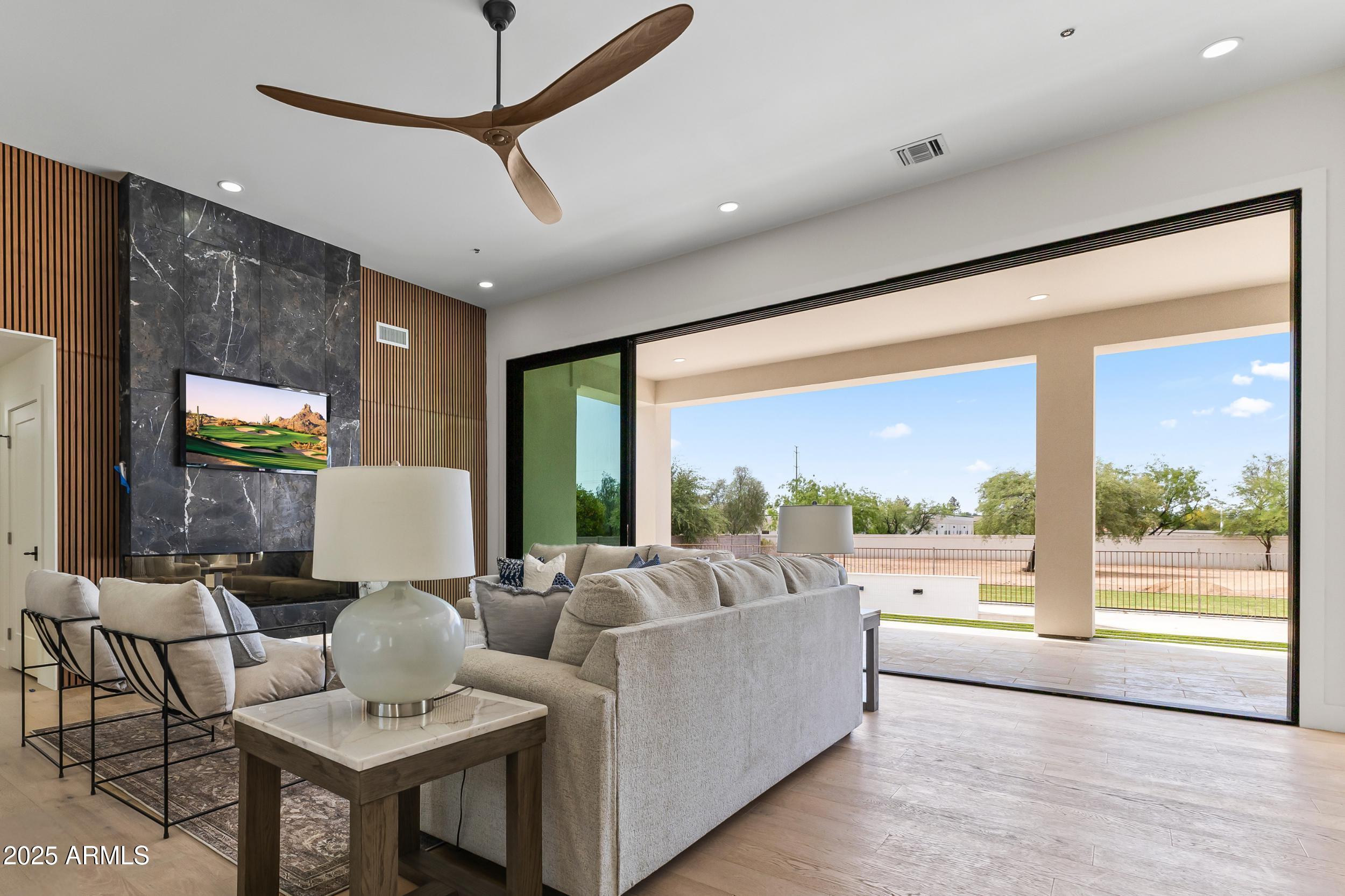 9611 E CLINTON Street