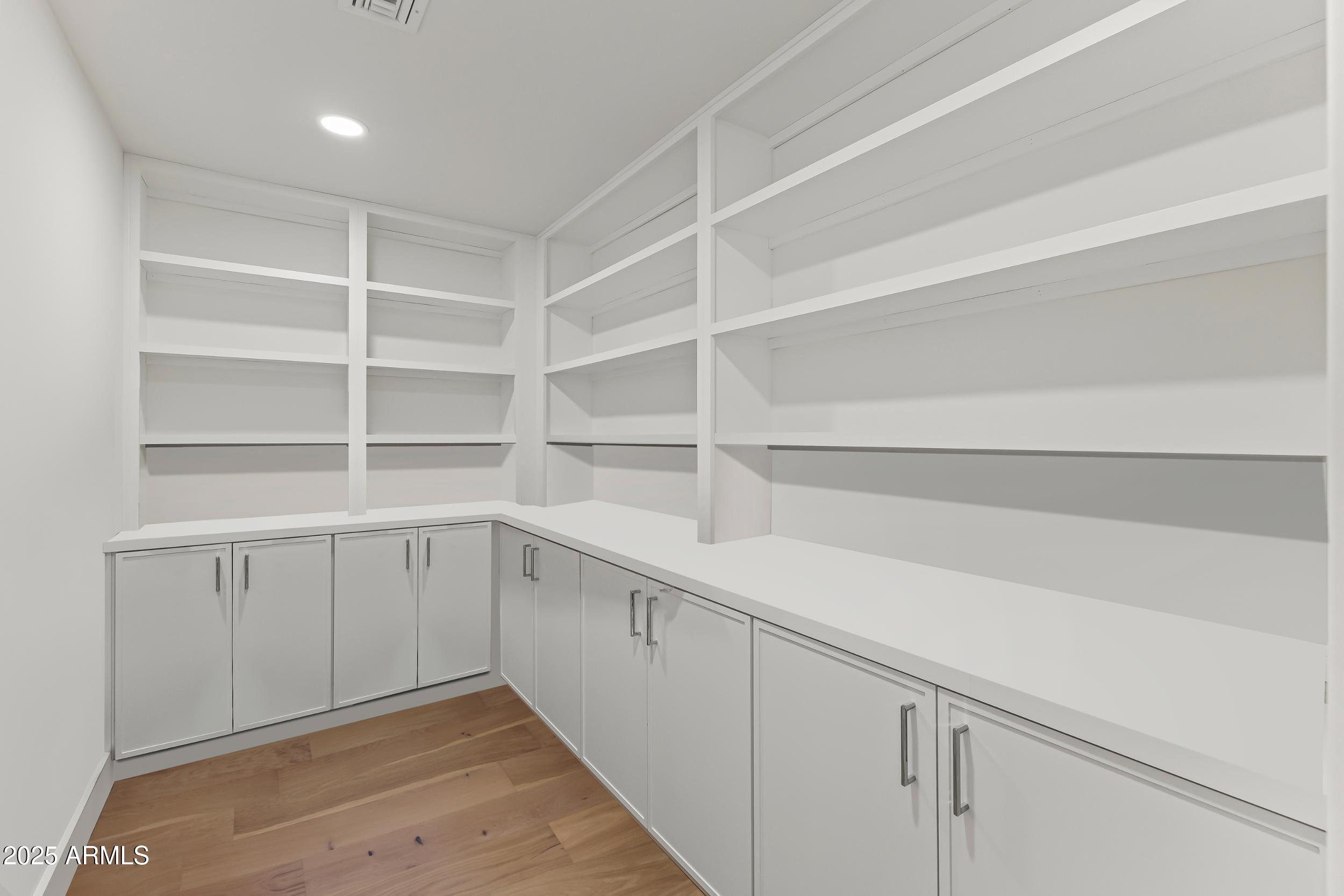 9611 E CLINTON Street