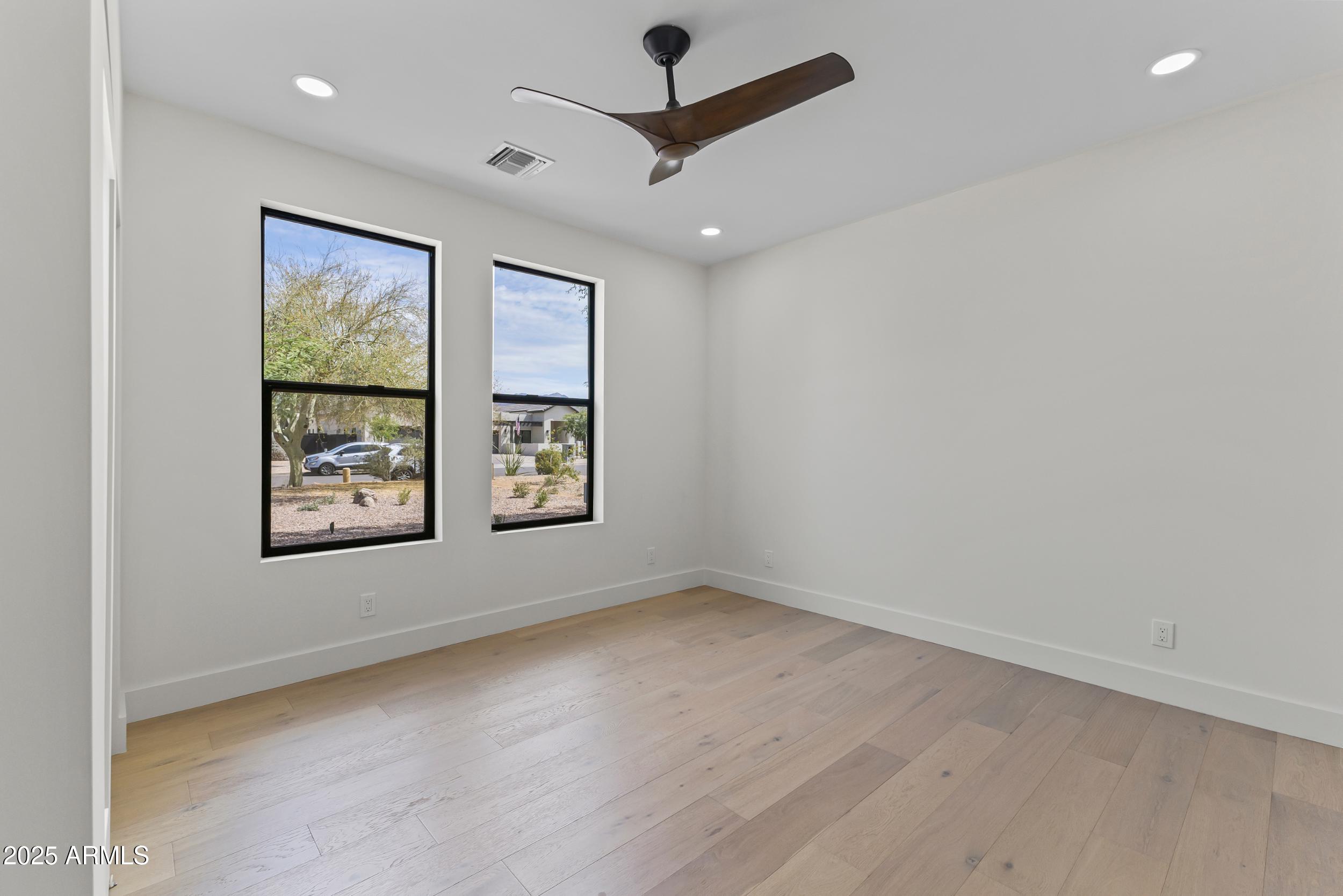 9611 E CLINTON Street