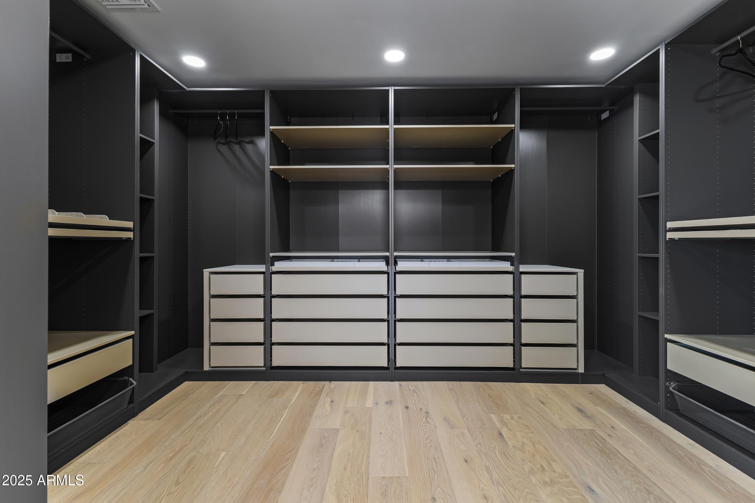 9611 E CLINTON Street