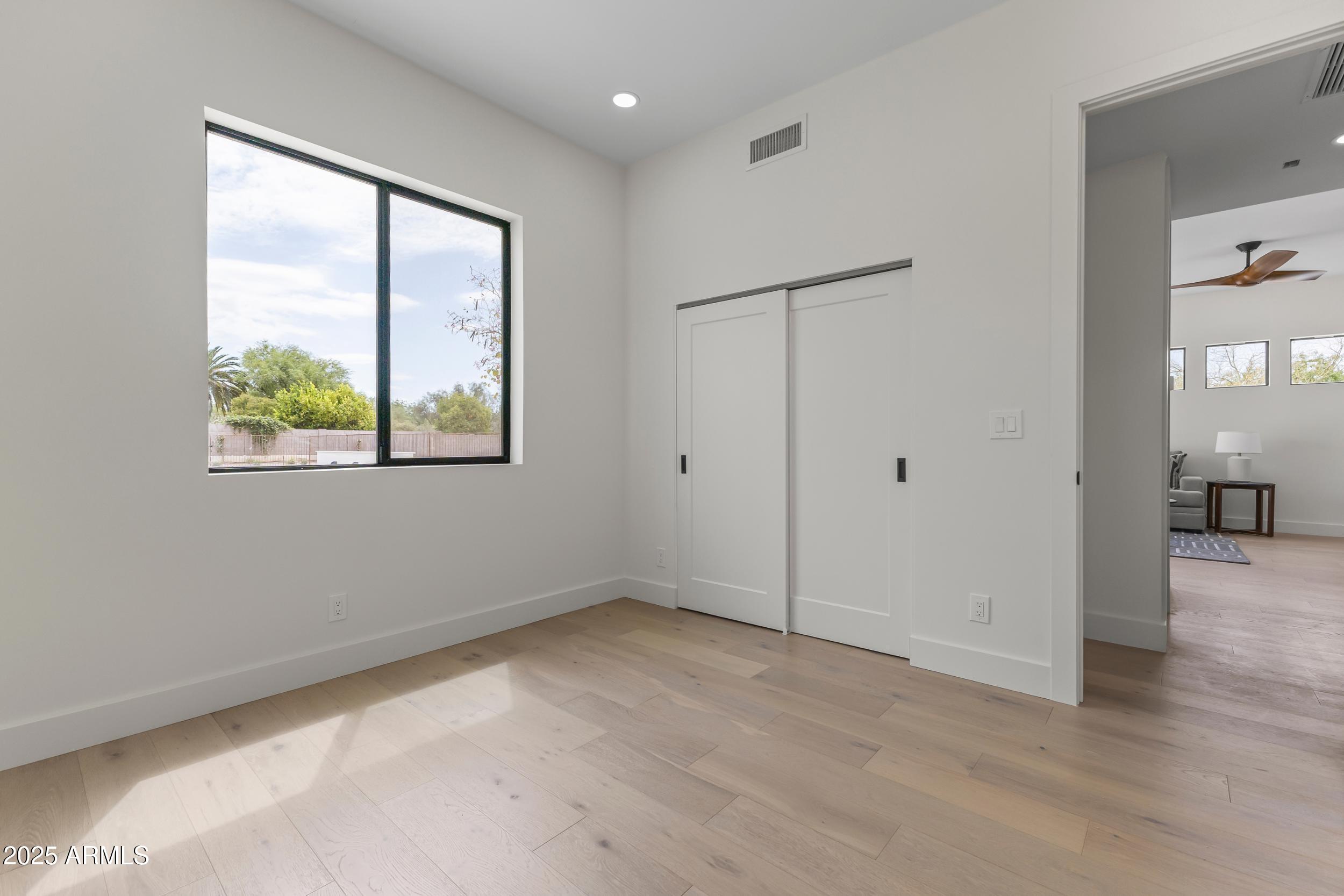 9611 E CLINTON Street