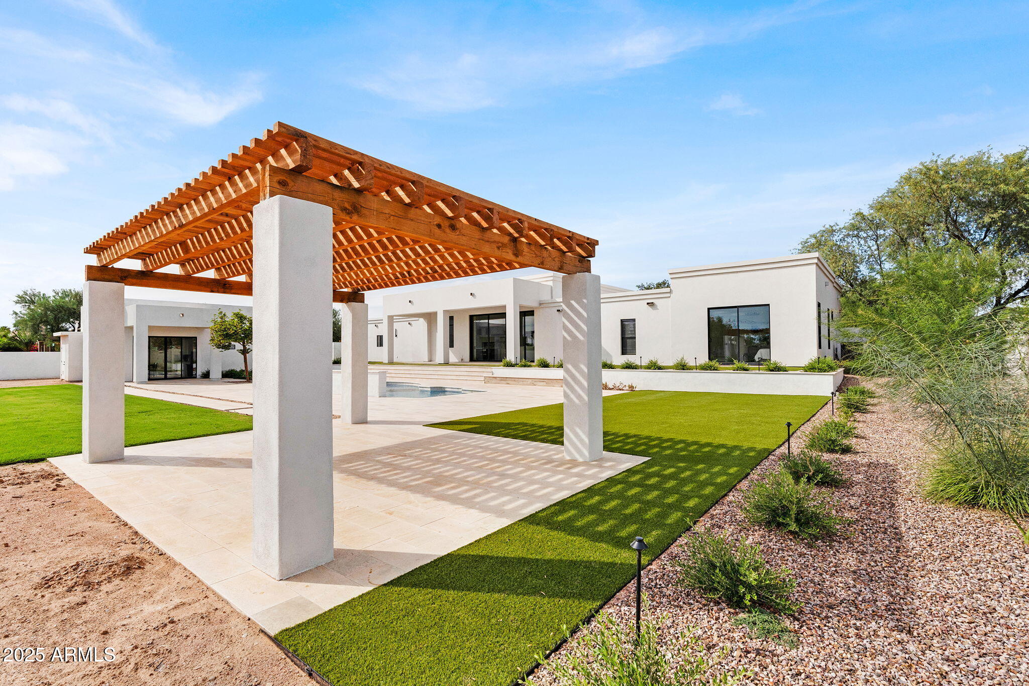 9611 E CLINTON Street