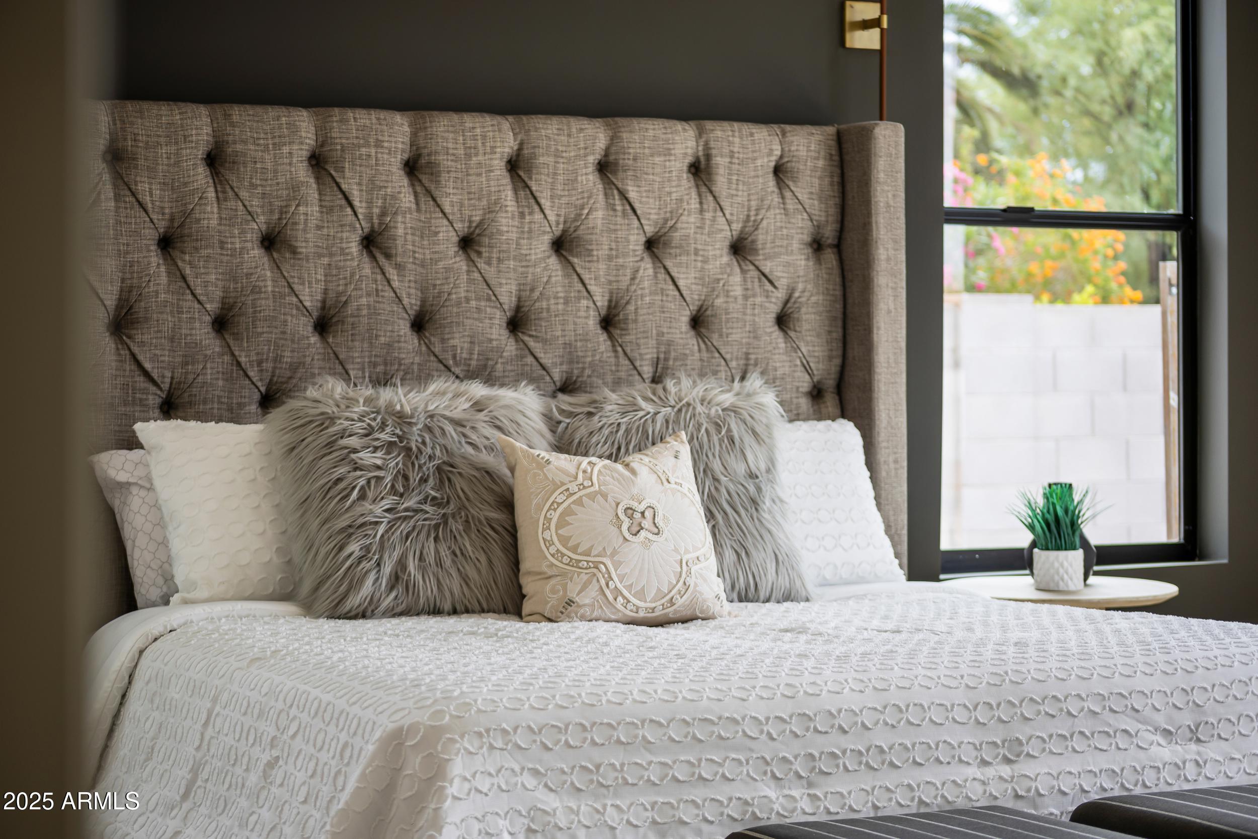 9611 E CLINTON Street