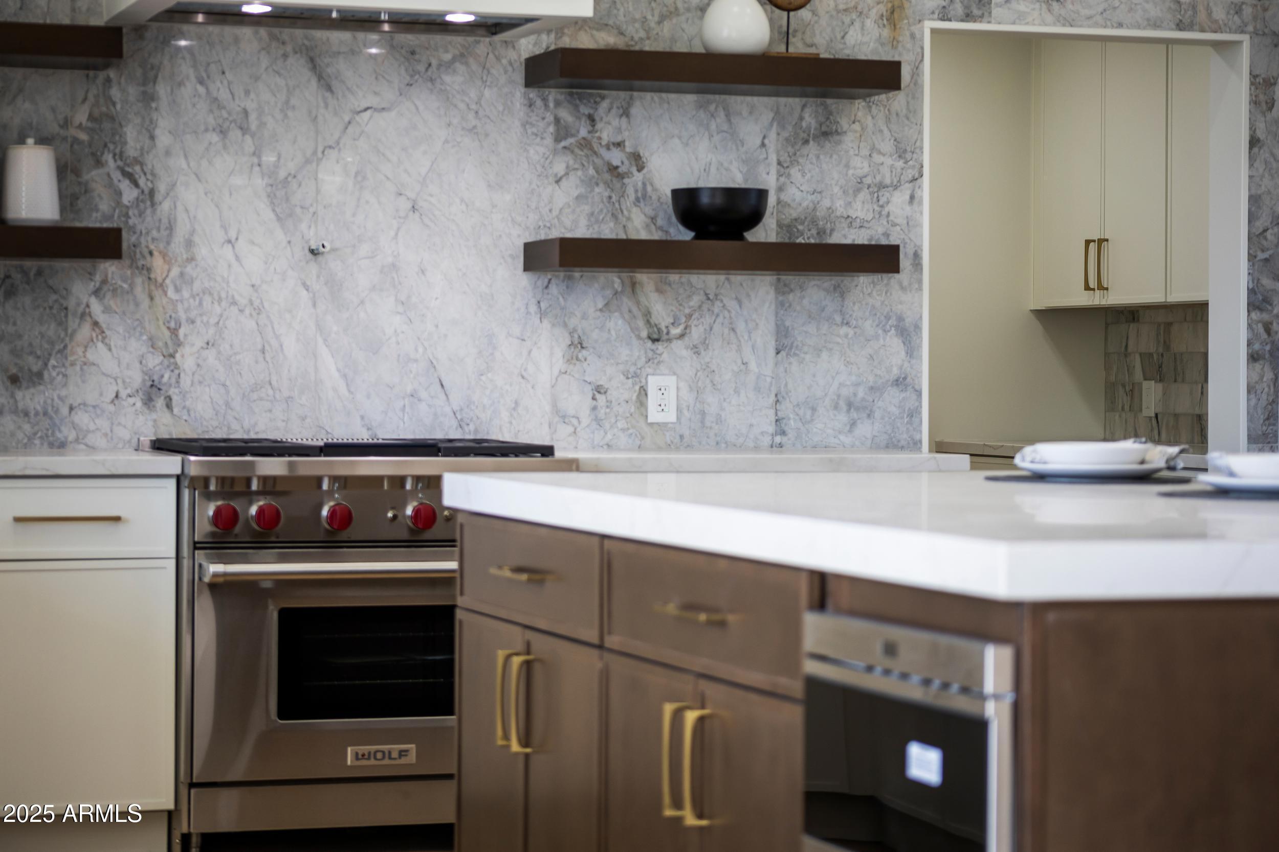 9611 E CLINTON Street