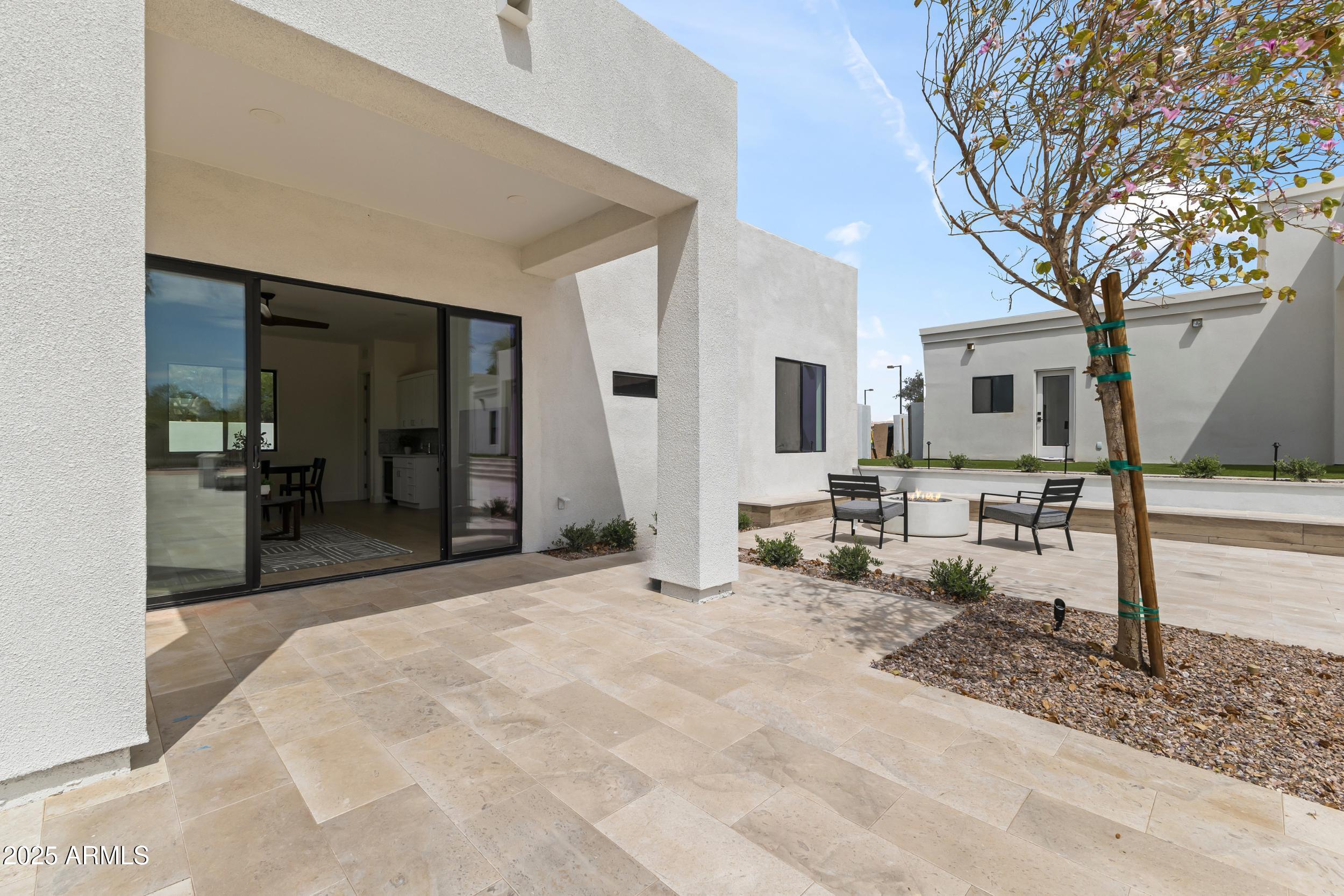 9611 E CLINTON Street