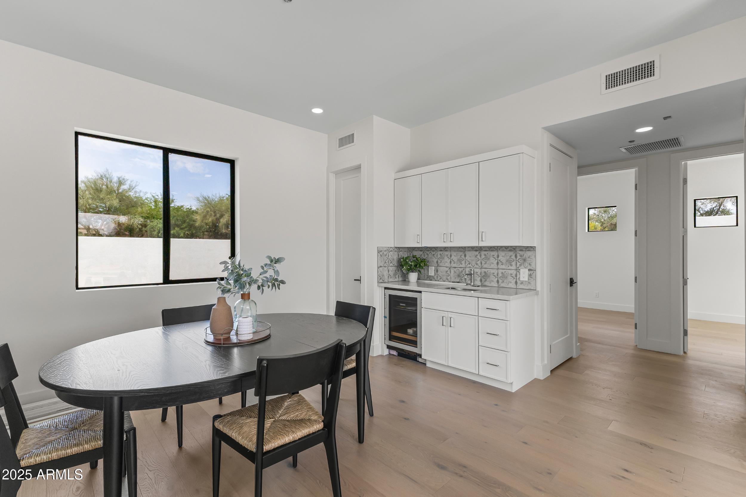 9611 E CLINTON Street