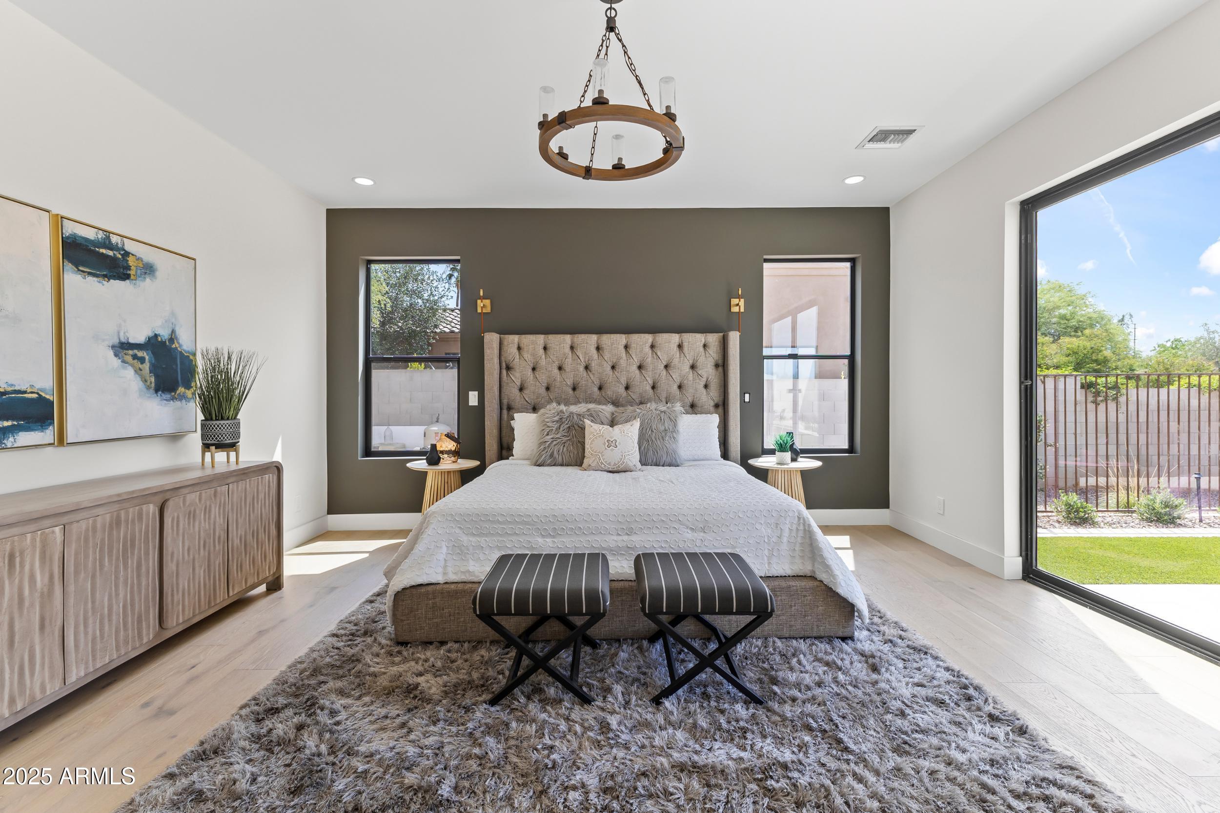 9611 E CLINTON Street