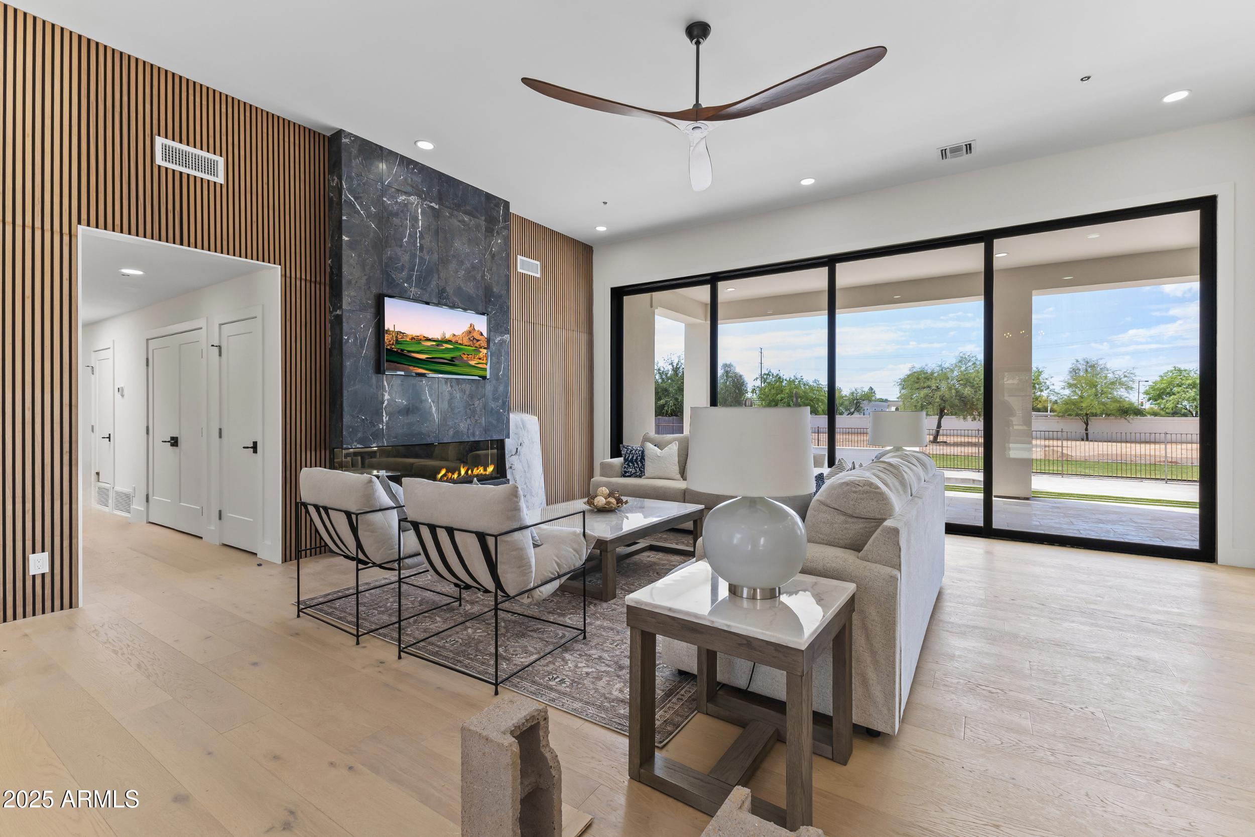 9611 E CLINTON Street