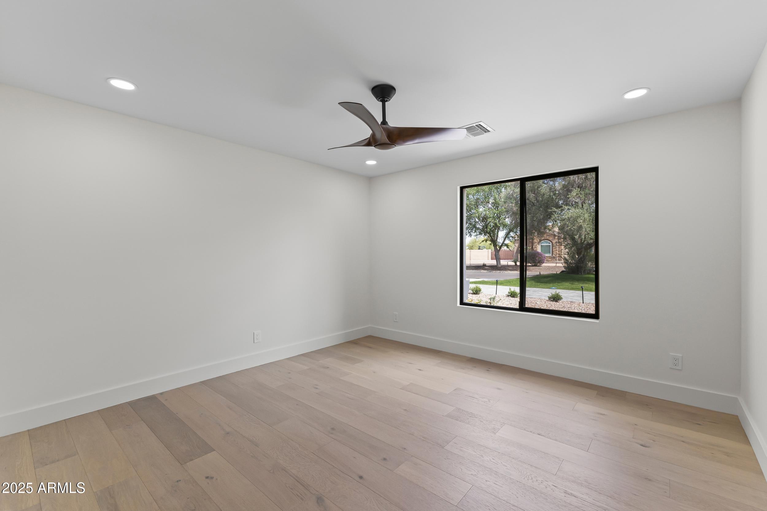 9611 E CLINTON Street