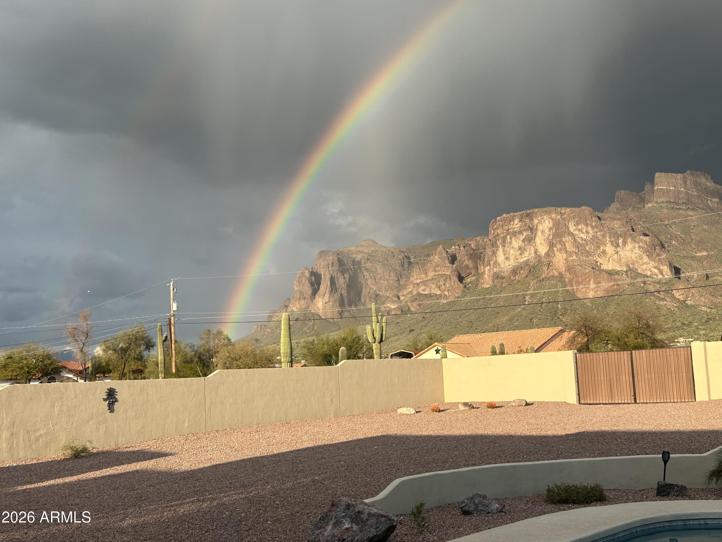 945 N MOUNTAIN VIEW Road