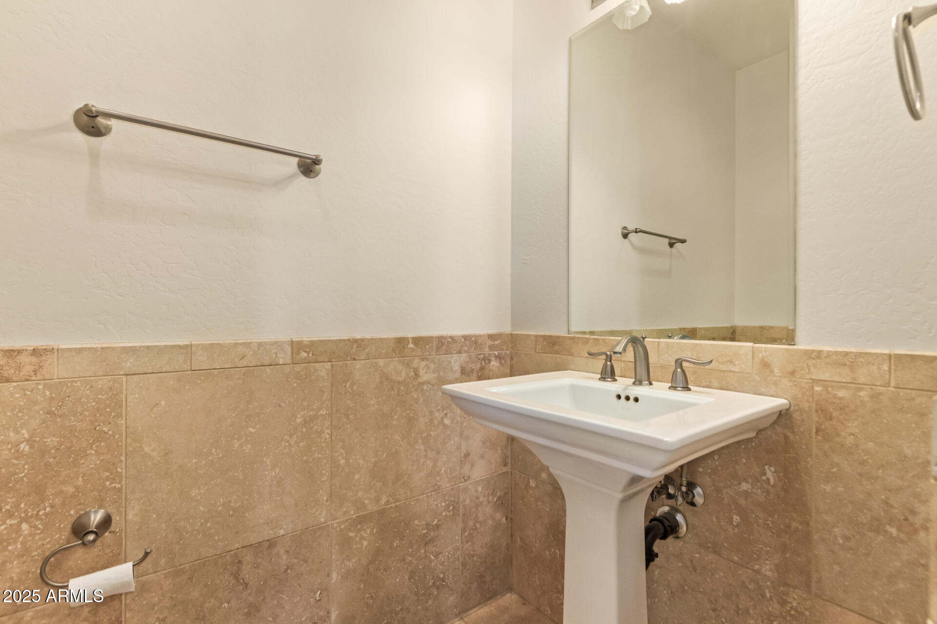 945 N MOUNTAIN VIEW Road