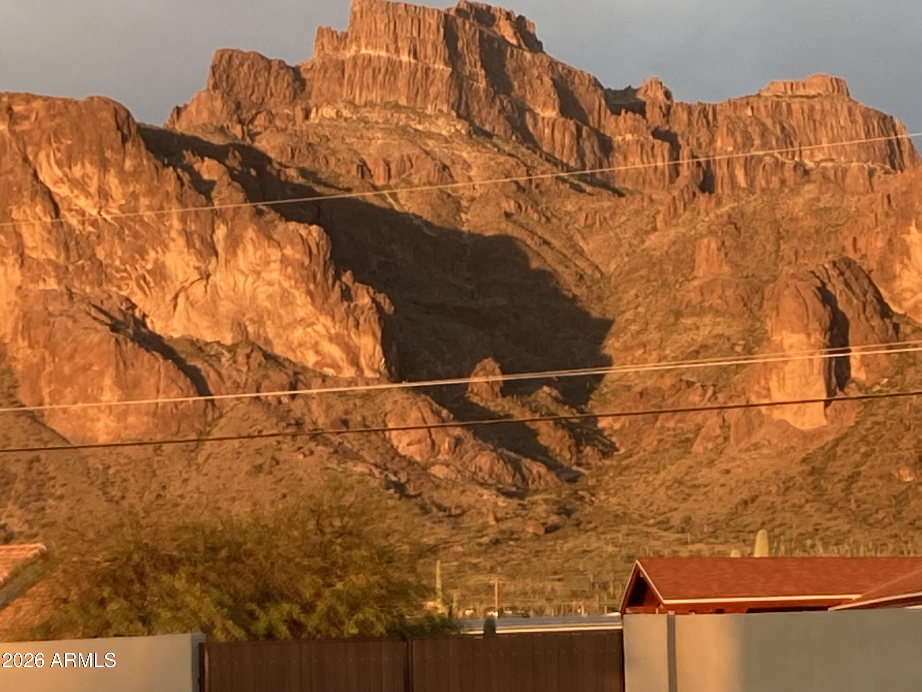 945 N MOUNTAIN VIEW Road