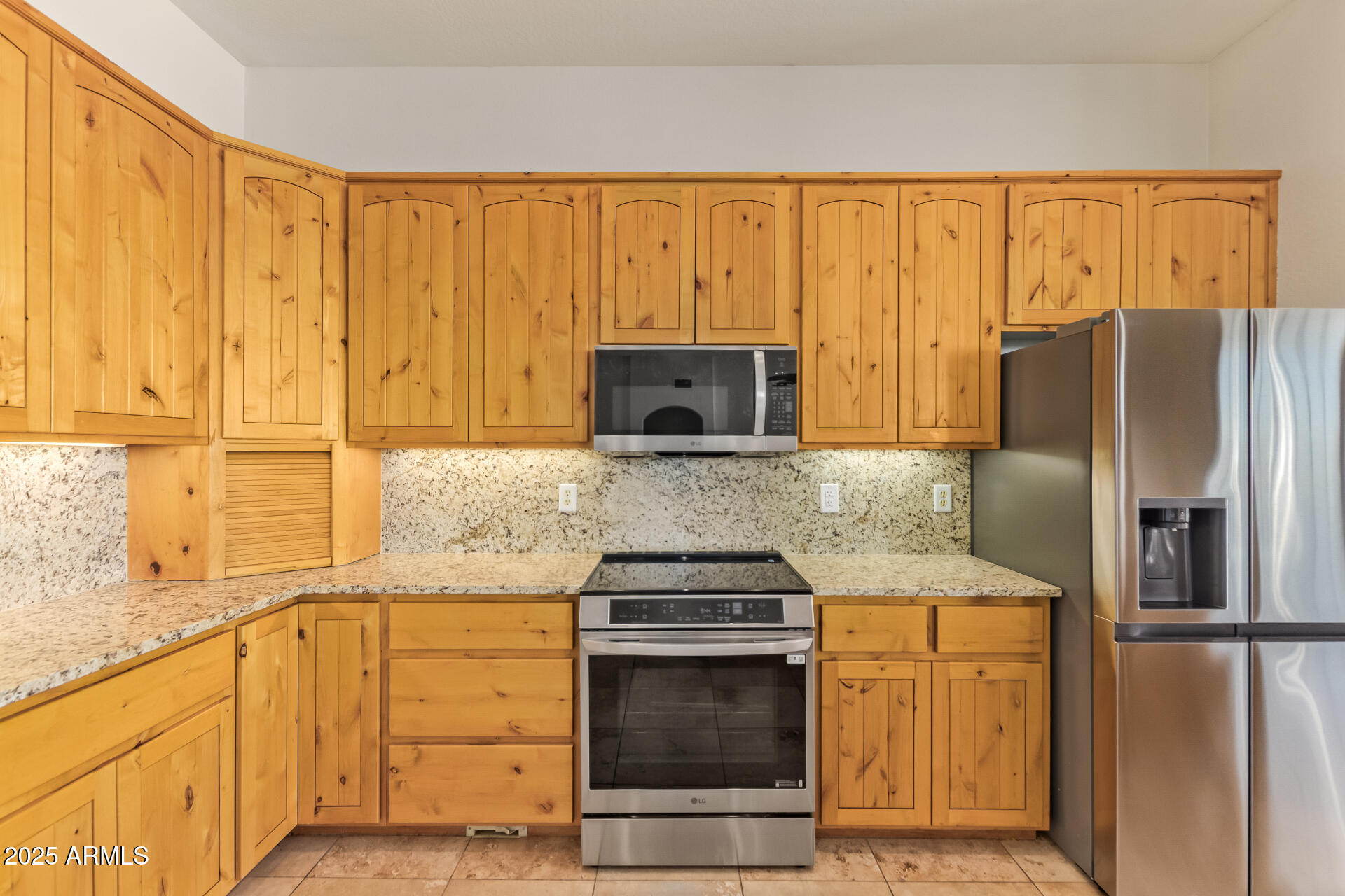 945 N MOUNTAIN VIEW Road