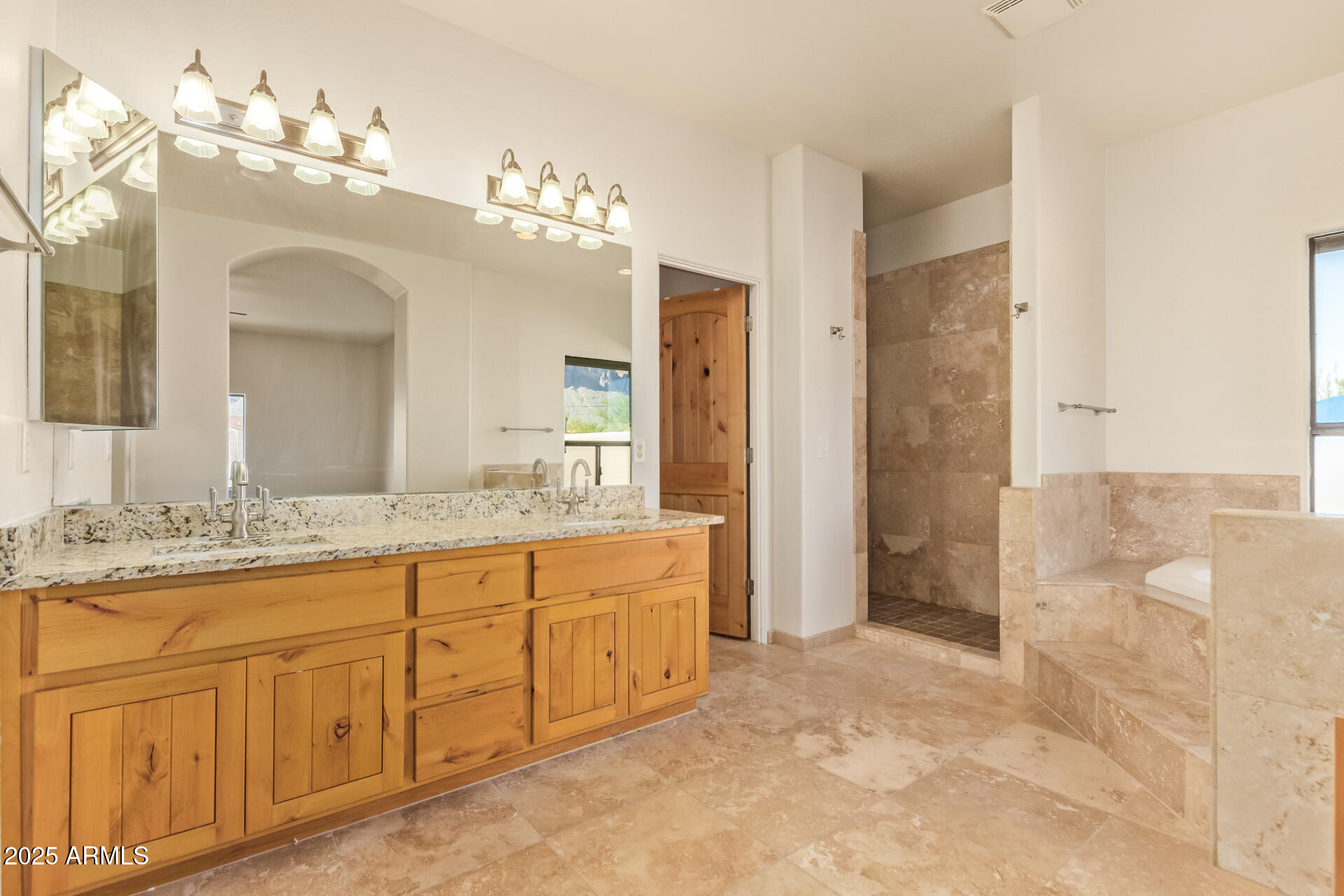 945 N MOUNTAIN VIEW Road