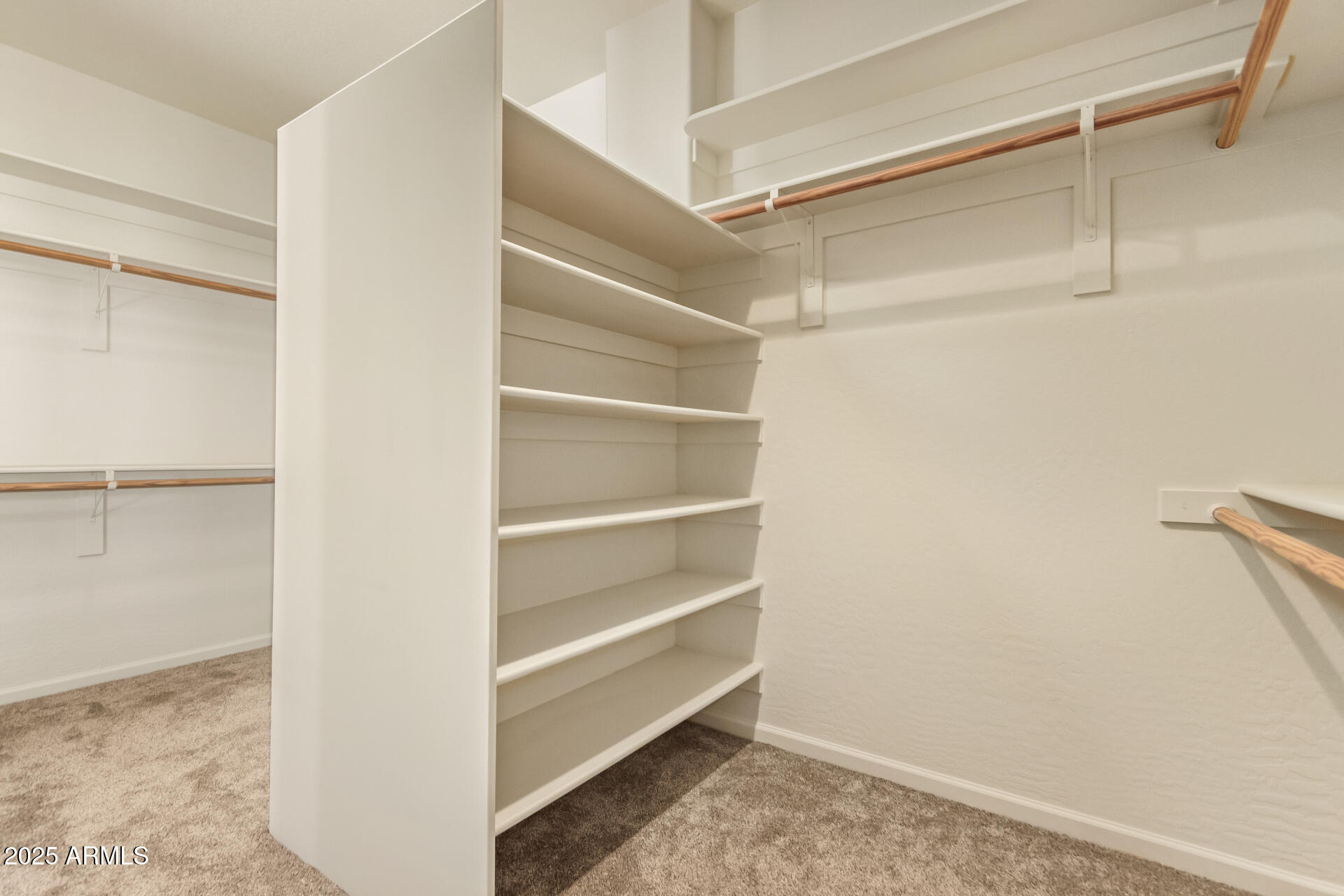 945 N MOUNTAIN VIEW Road