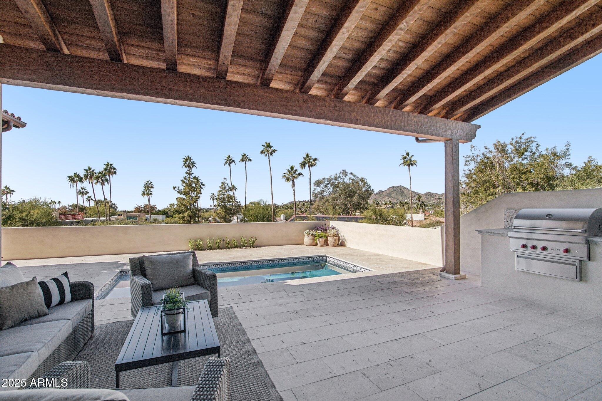 5830 N ECHO CANYON Lane