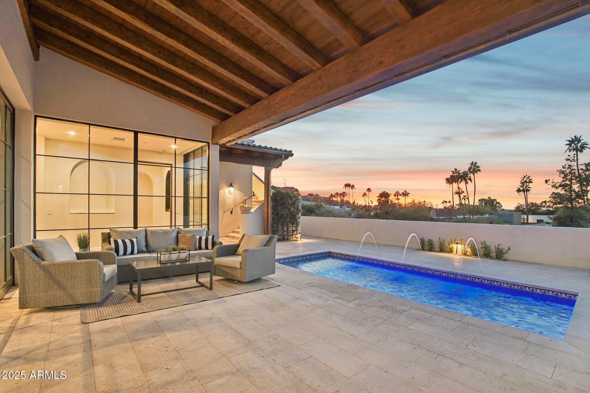 5830 N ECHO CANYON Lane