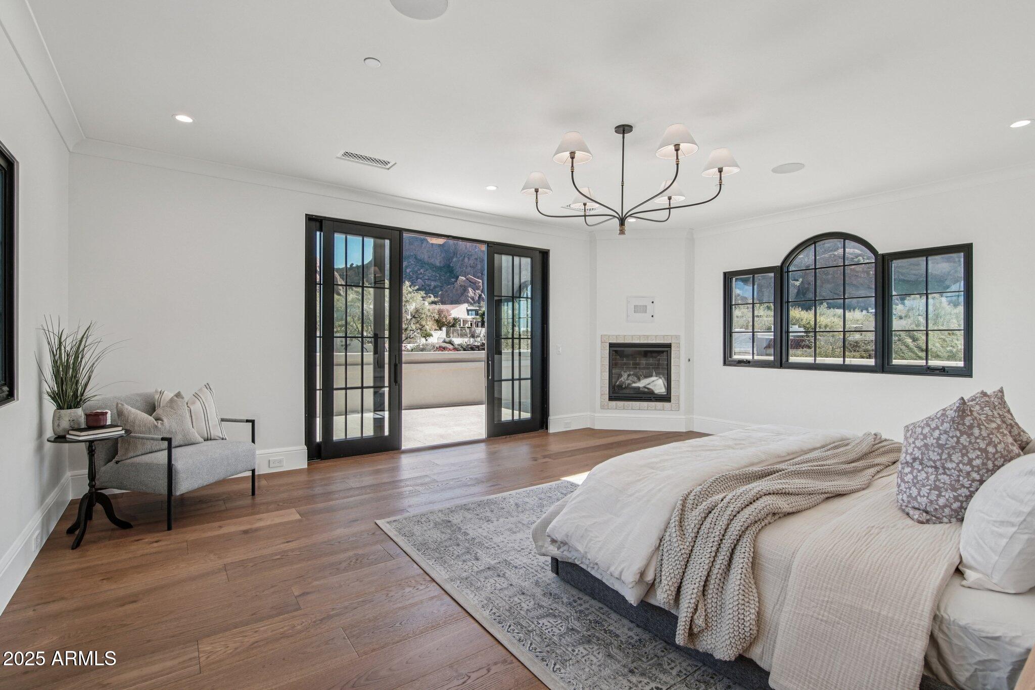 5830 N ECHO CANYON Lane