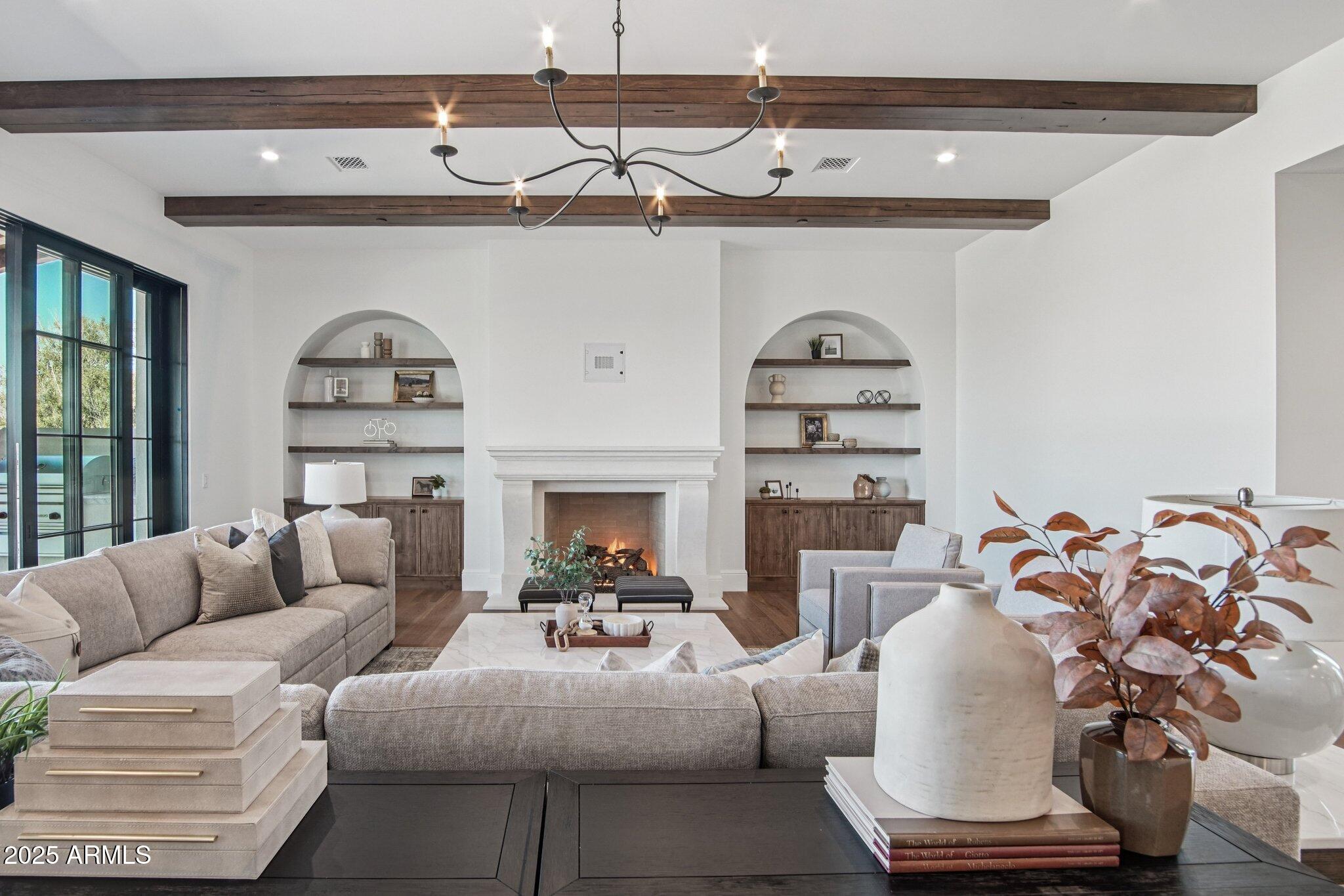 5830 N ECHO CANYON Lane