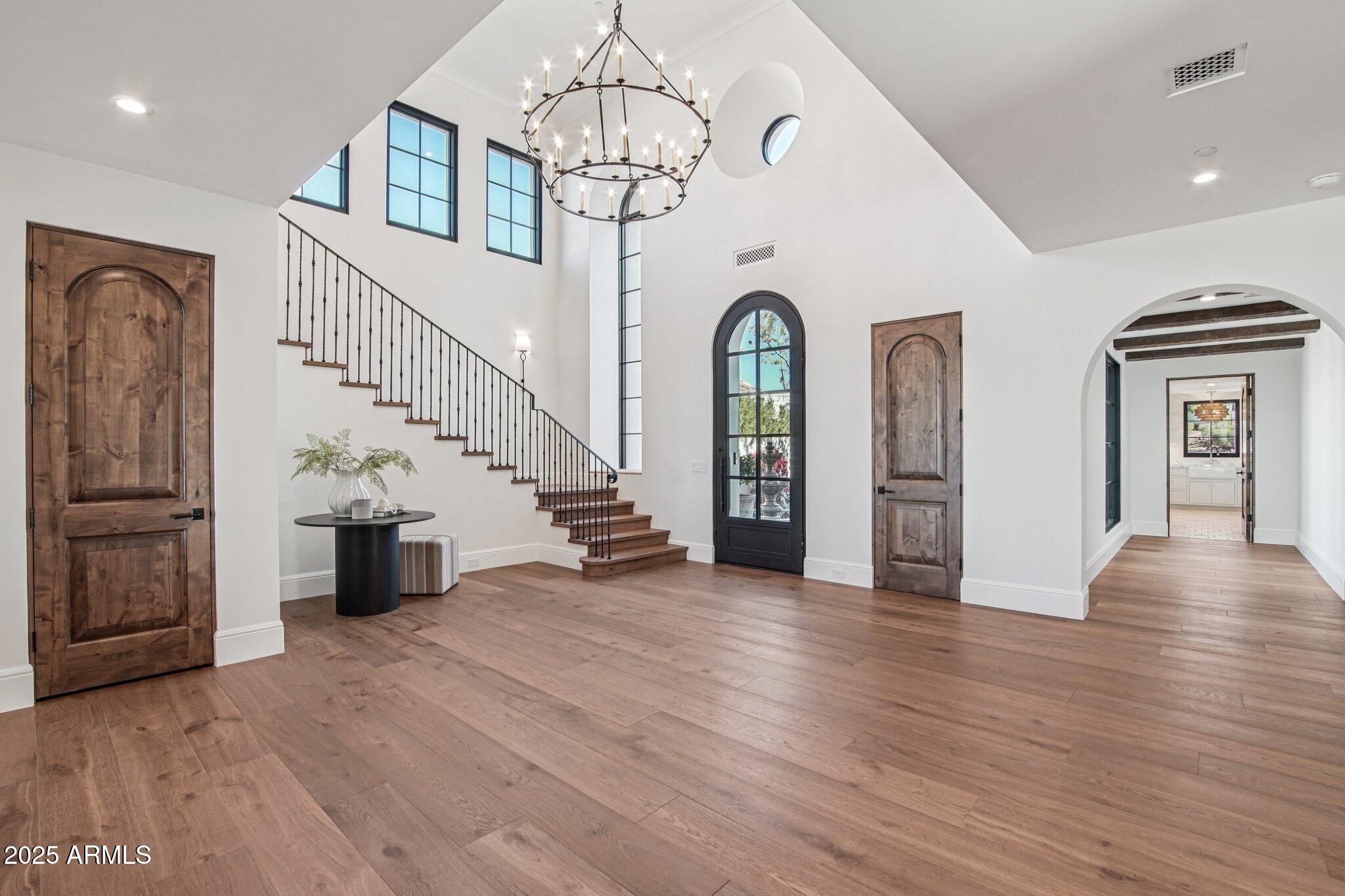 5830 N ECHO CANYON Lane