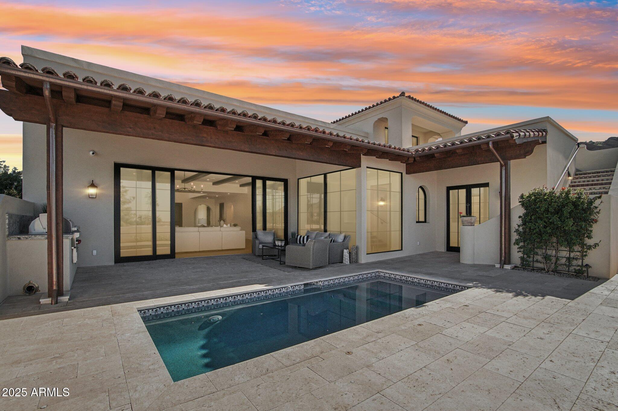 5830 N ECHO CANYON Lane